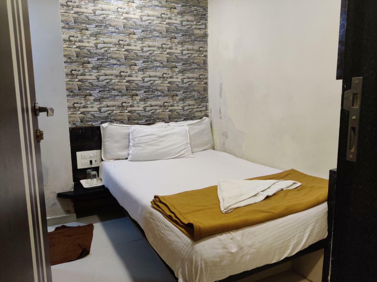 Hotel O Golden Sagar Mumbai