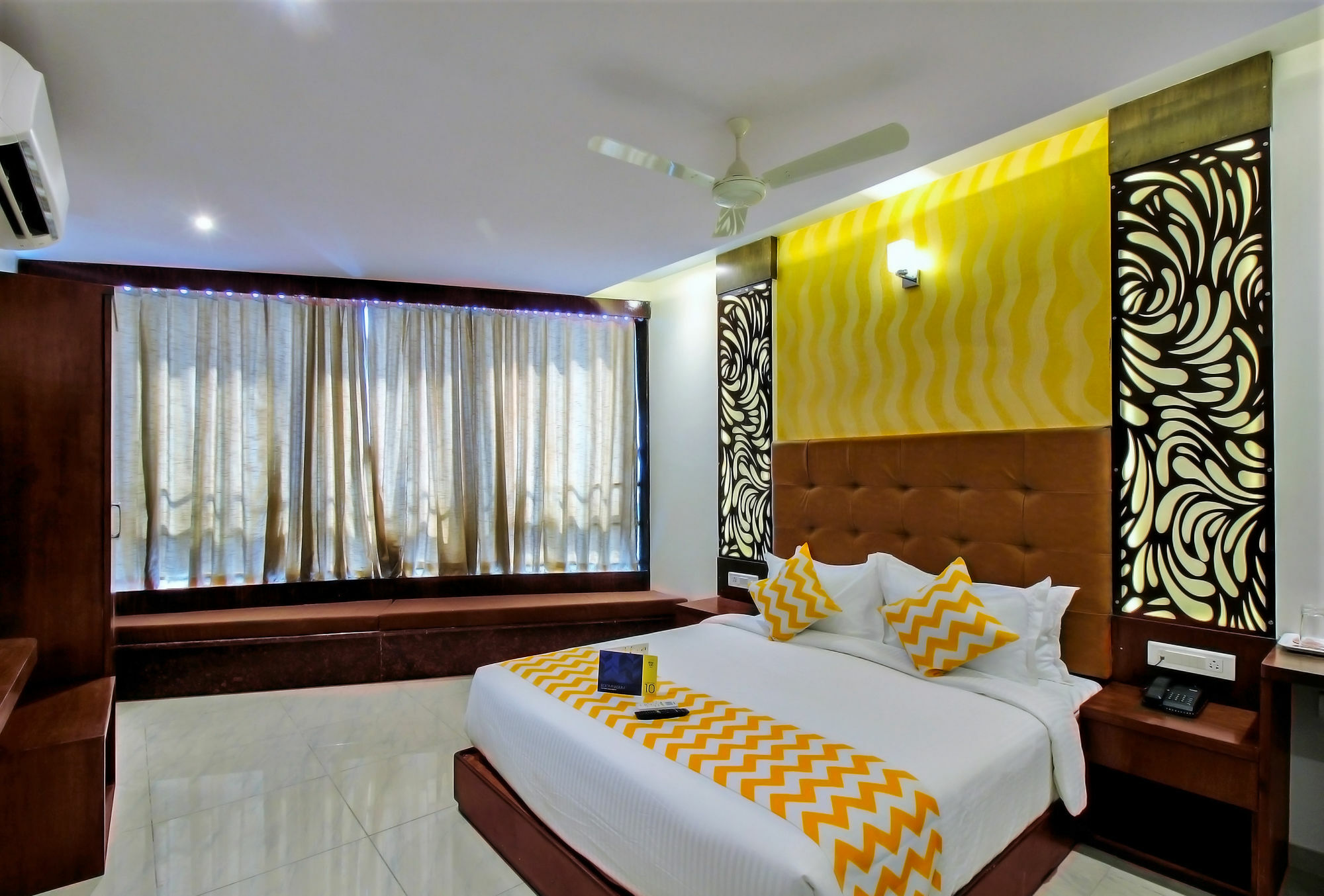 Hotel Super Townhouse Oak Times Square Le Western Mumbai