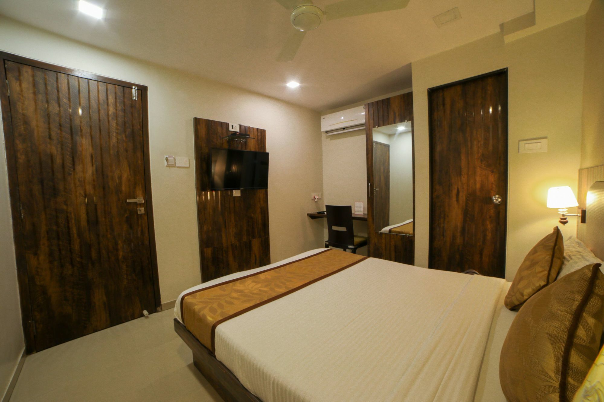 Hotel Oyo 4186 Oyster Mumbai