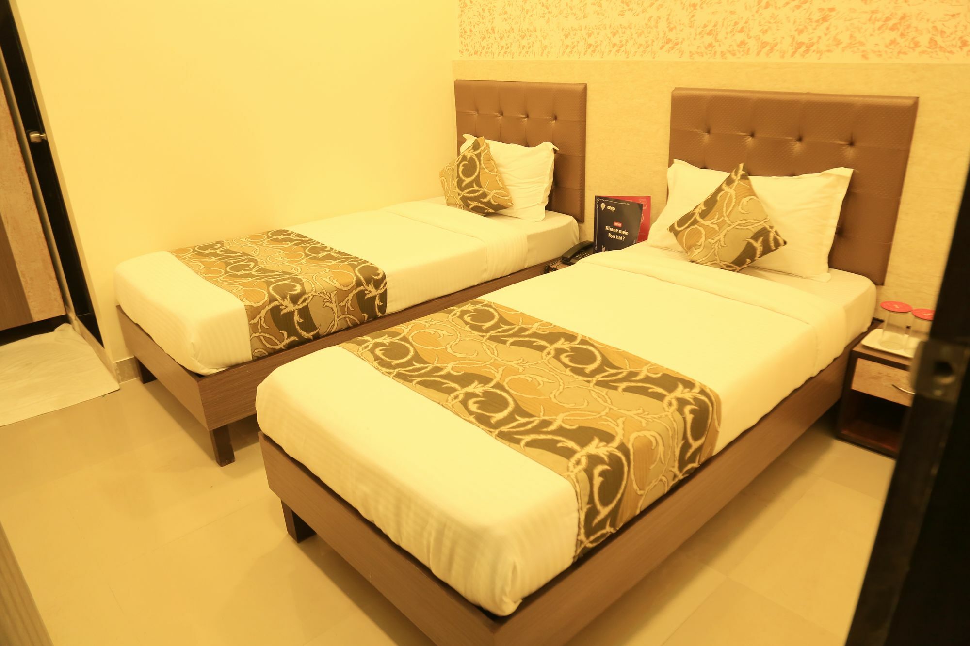 Hotel Oyo 8678 Golden Nest Mumbai