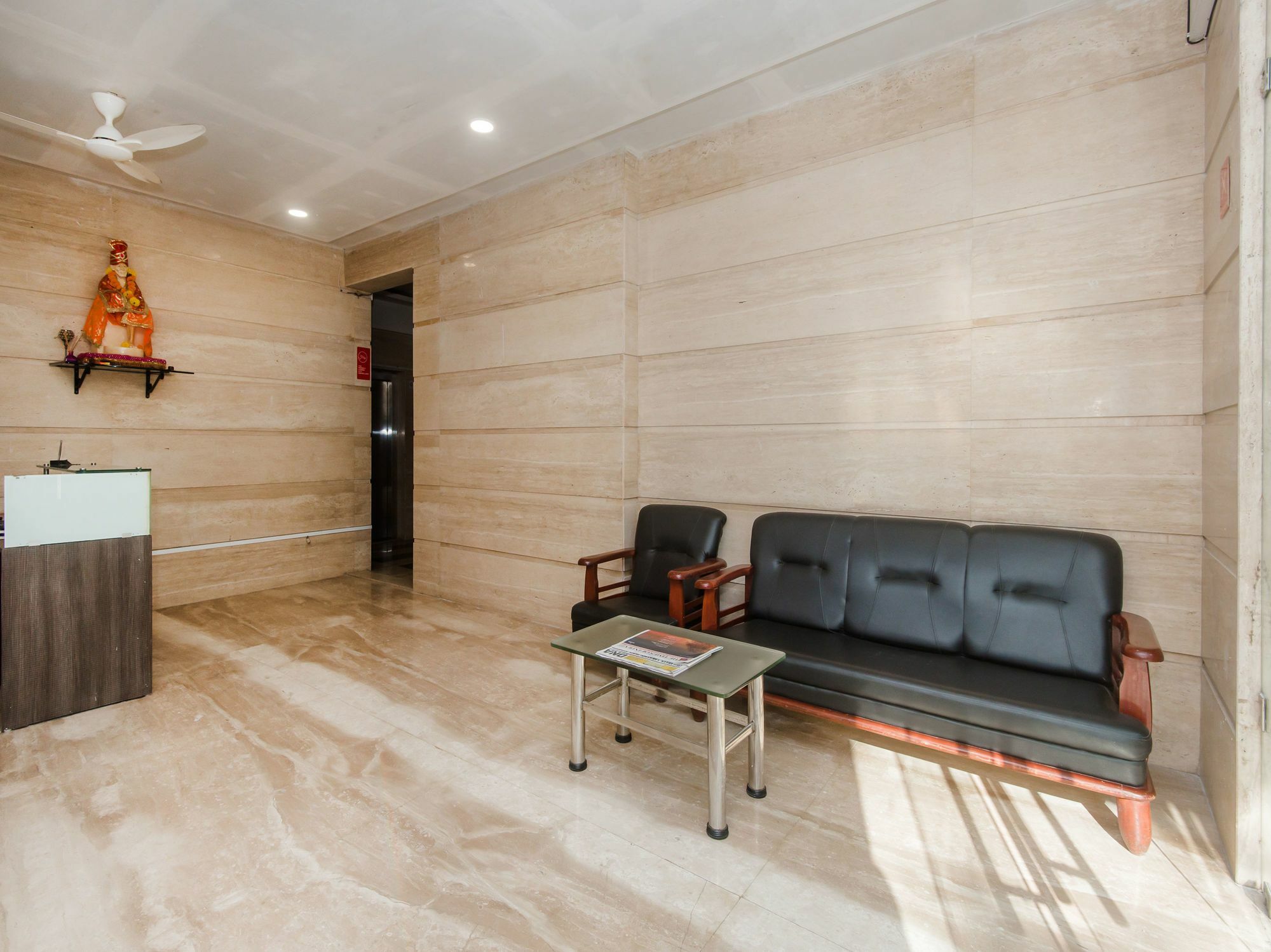 Oyo 633 Ontime Luxurious Hotel