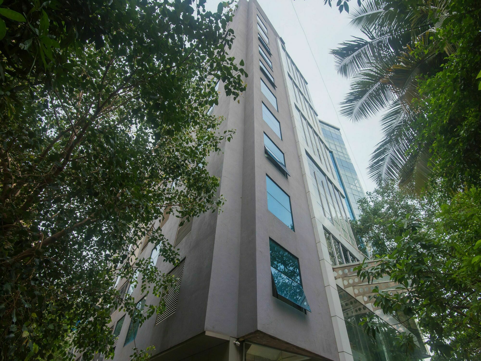 Oyo 16001 Gk Residency Hotel 2*