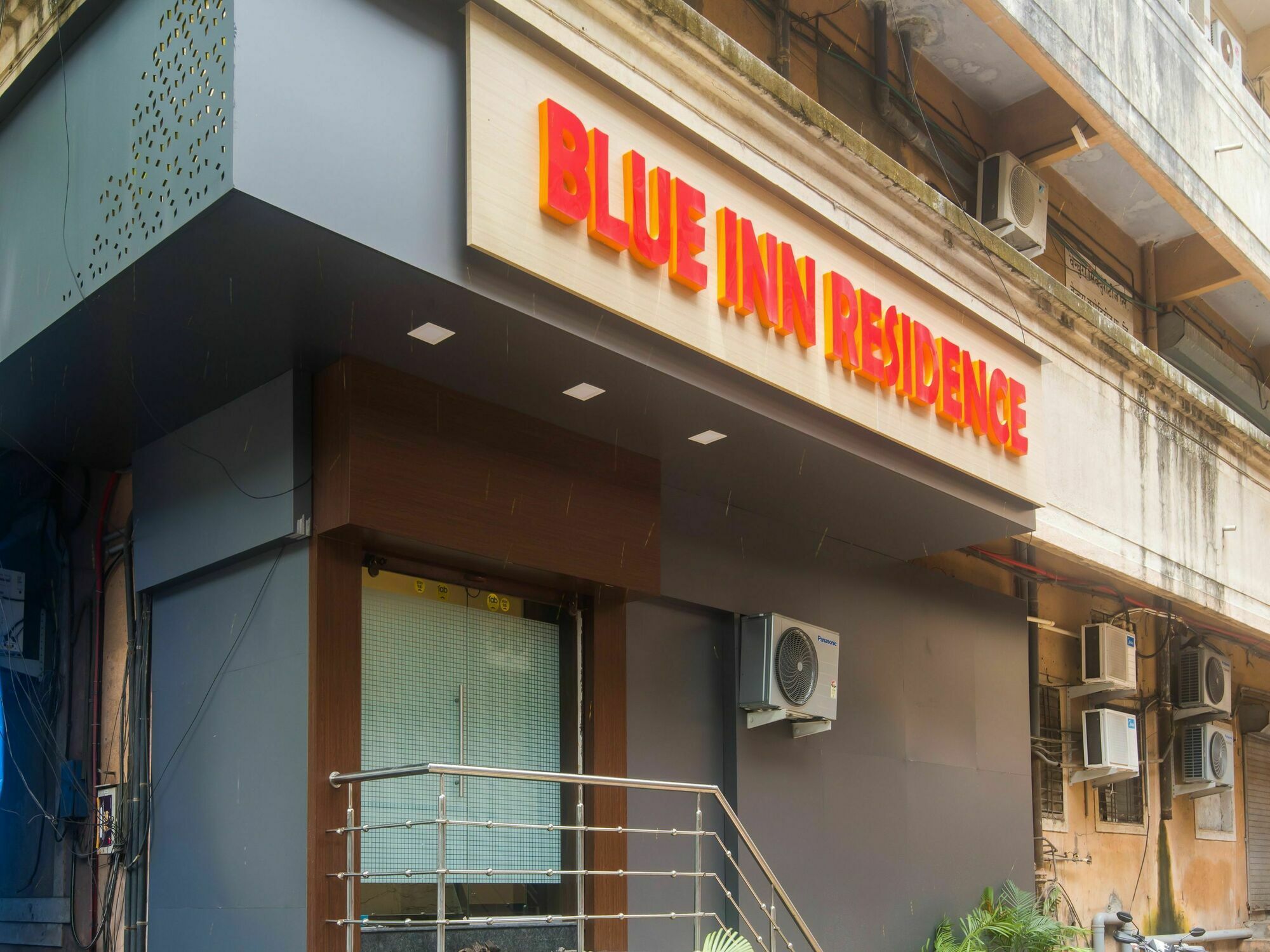 Hotel O Blue Near R Mall Bombaim