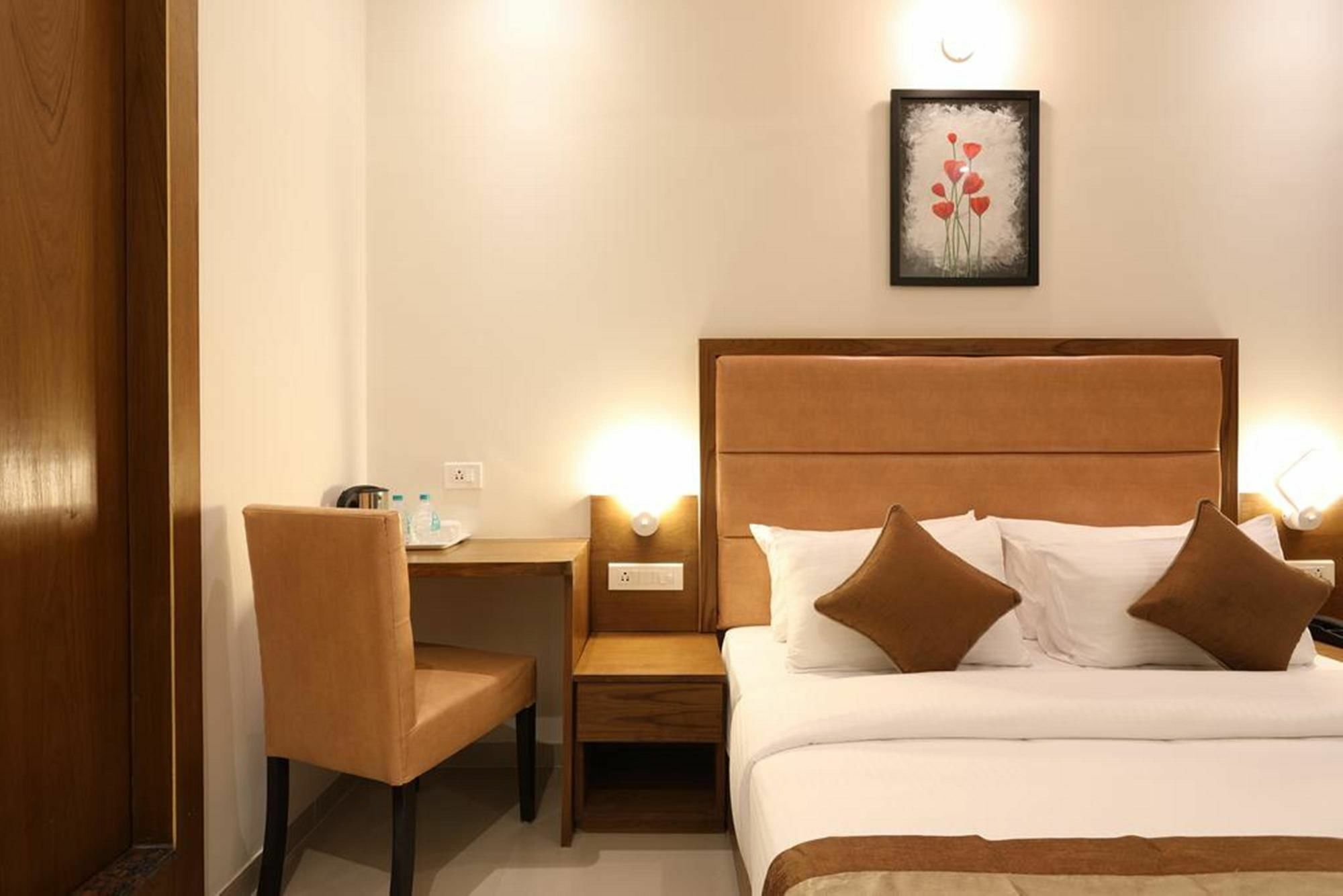 Capital O 60919 Admiral Hotel 3*