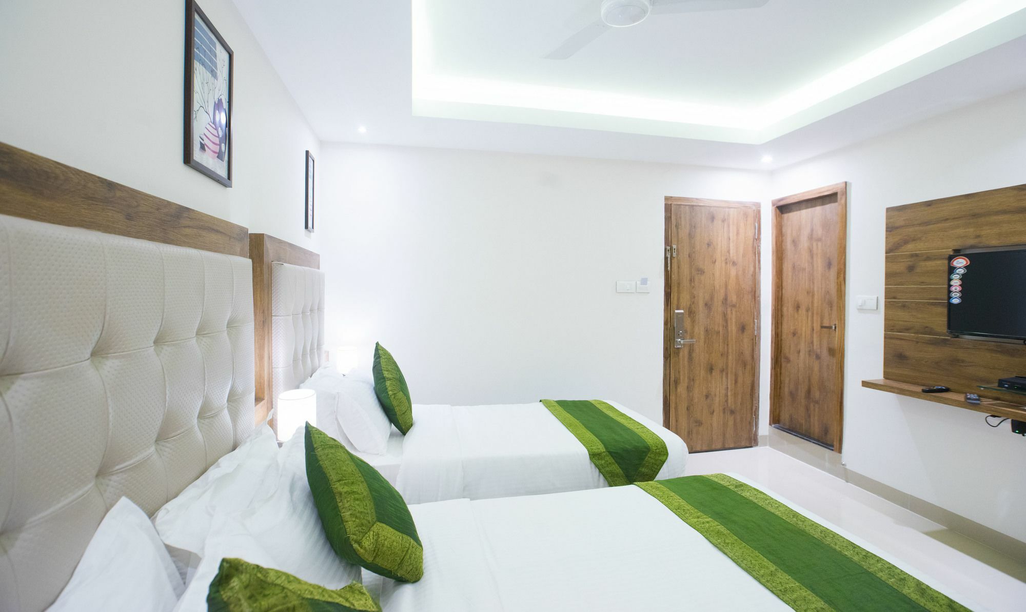 Treebo Amber International 3* Mumbai