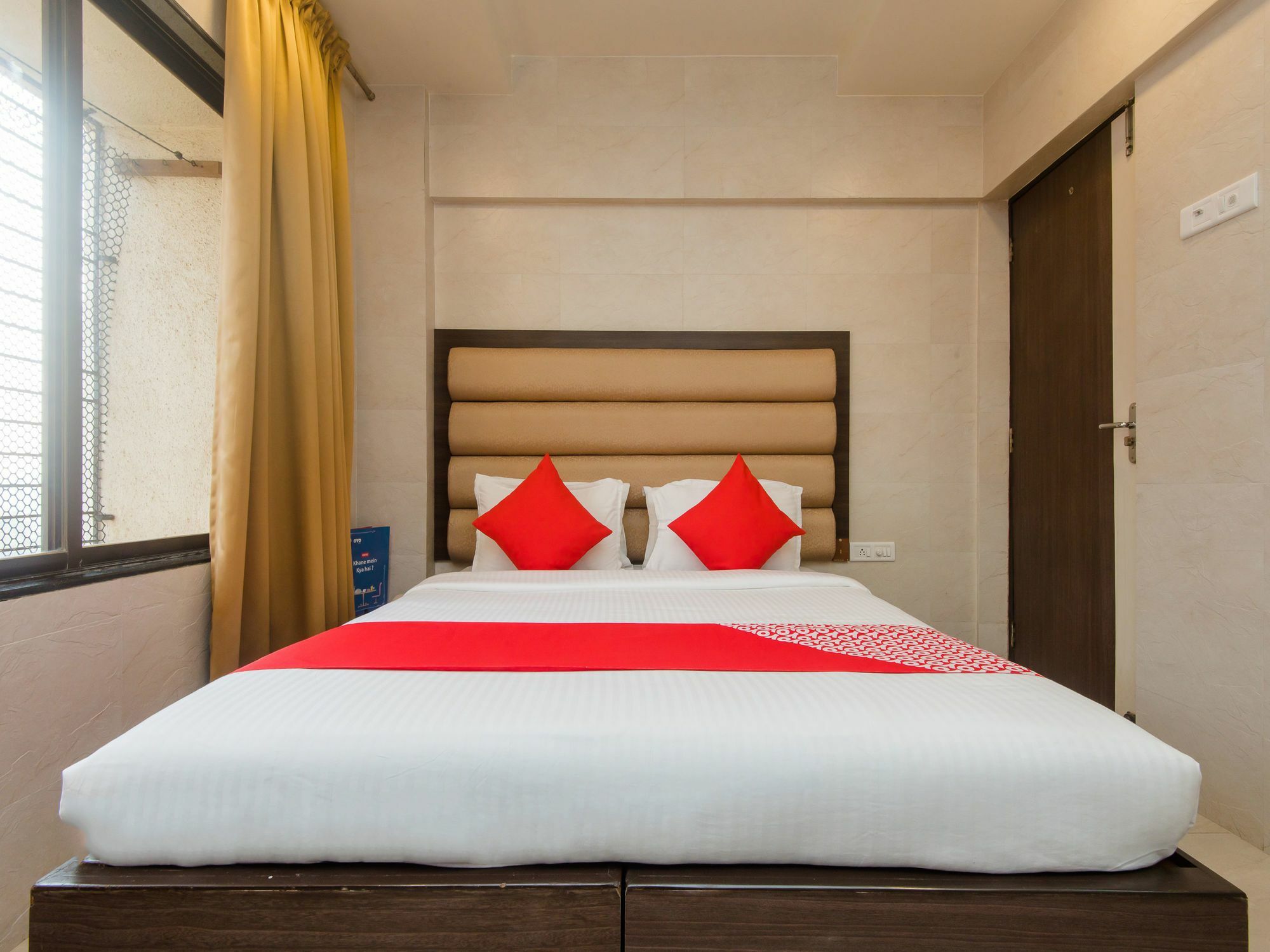 Oyo 11908 Bloom Residency Hotel 3*