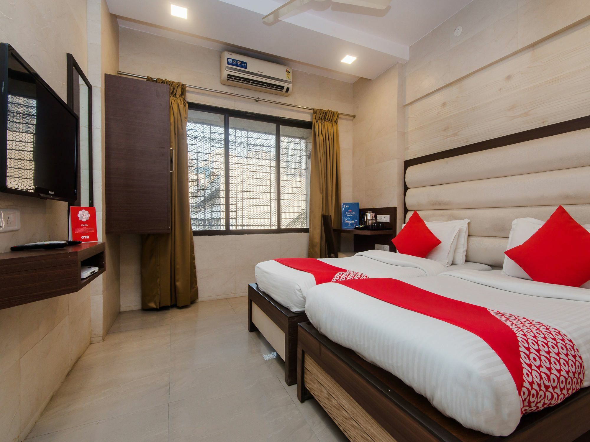 Hotel Oyo 11908 Bloom Residency 3*