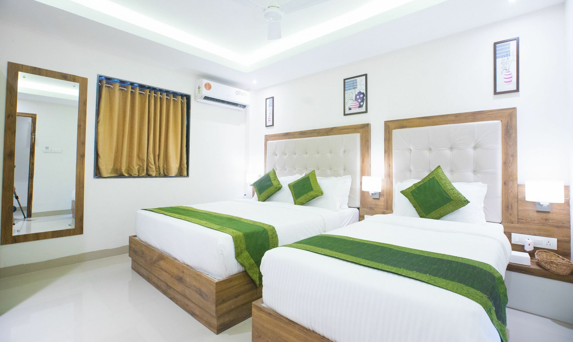 Treebo Amber International Hotel 3*