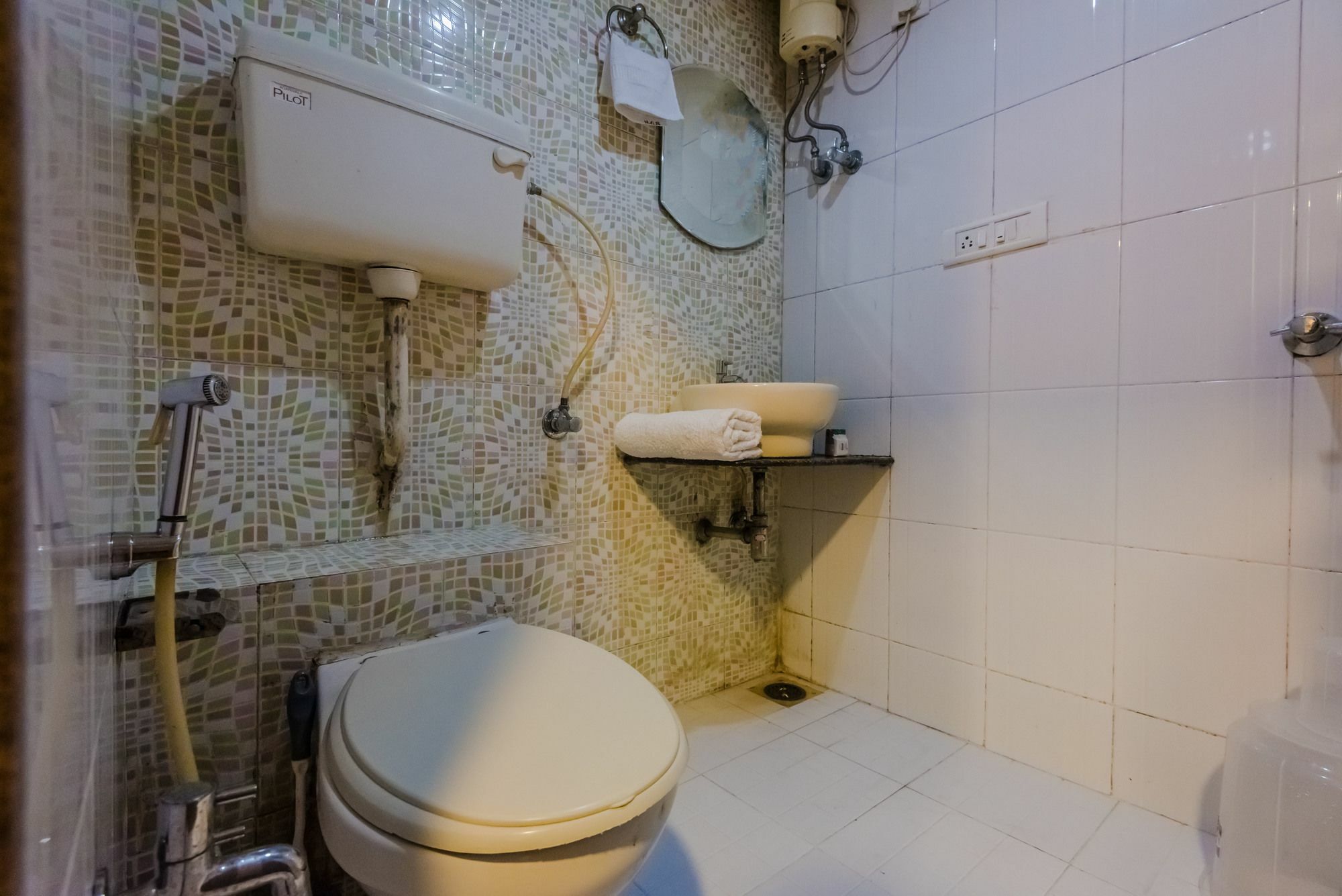 Oyo 8311 Galaxy Residency