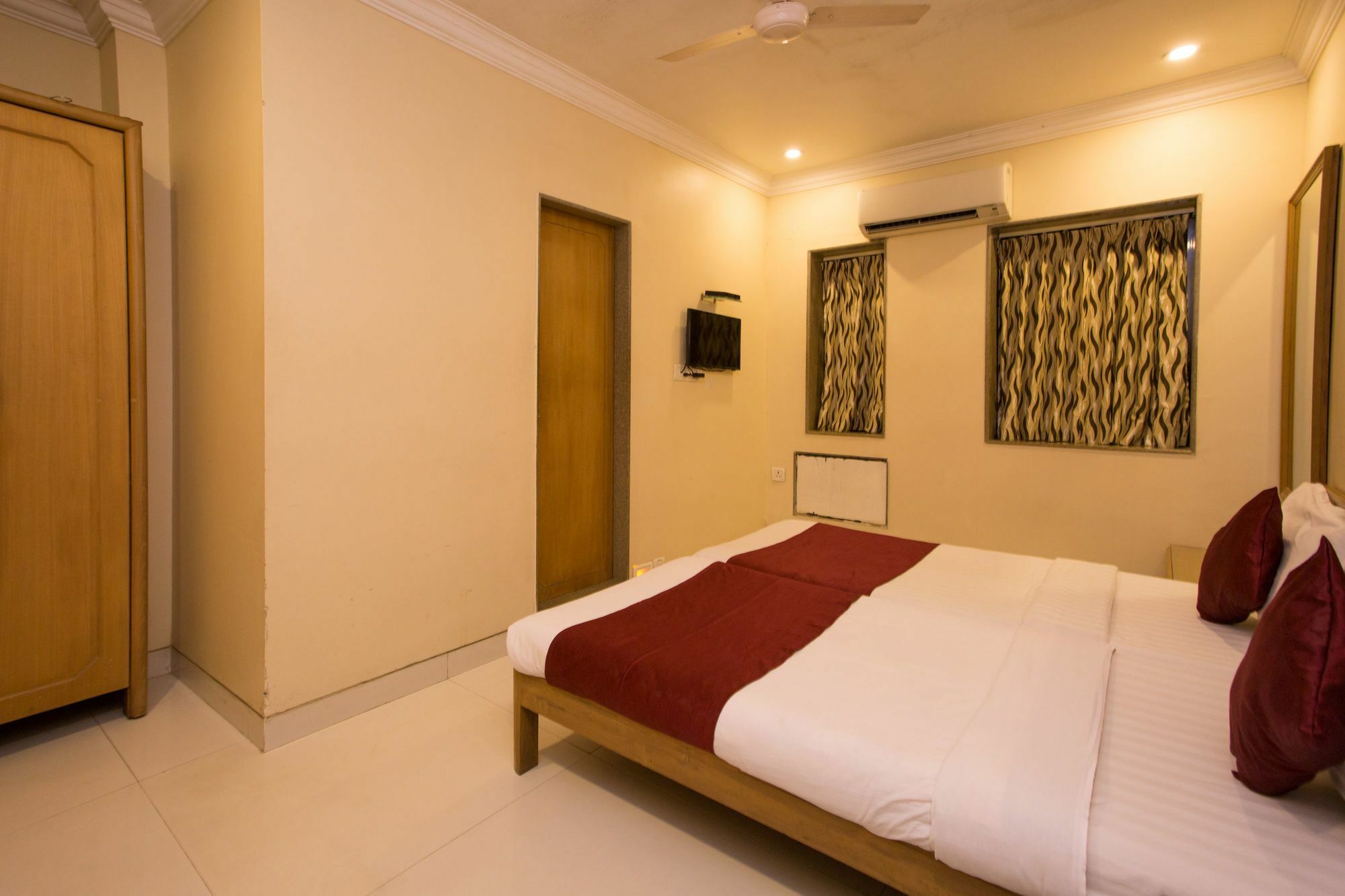 Oyo 486 Accord Hotel Bombaim