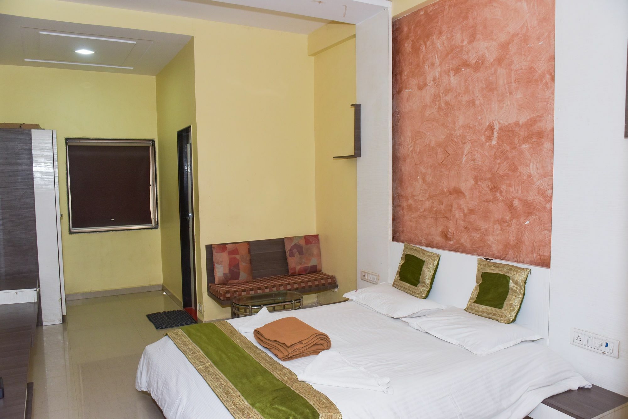 Lodge Nirmal Lodging& Boarding Mumbai