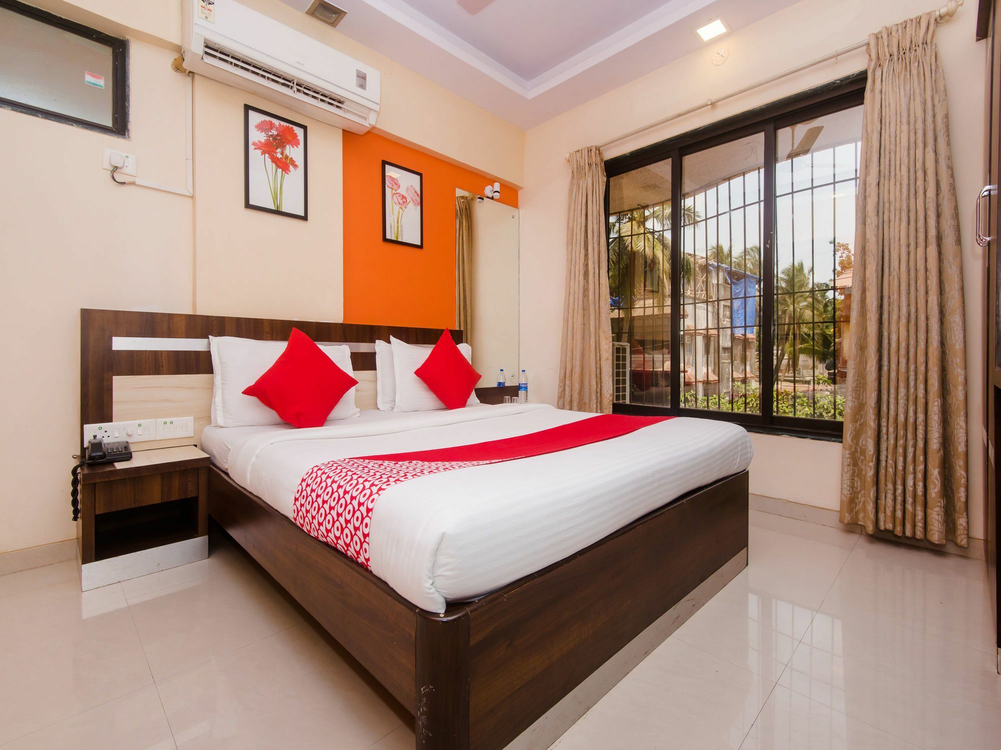 Oyo 1453 Daisy Residency Hotel Bombaim