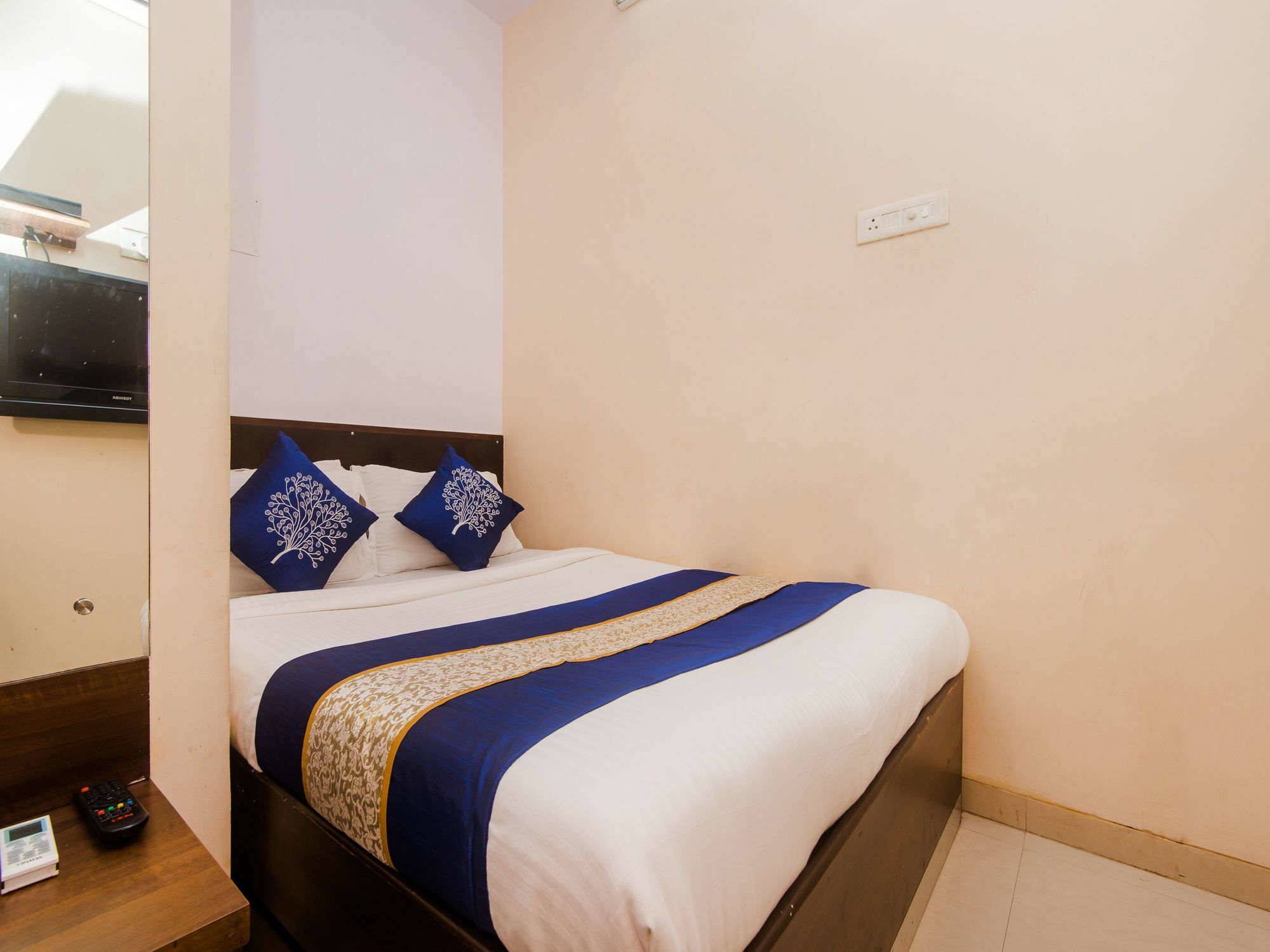 Hotel Oyo 1453 Daisy Residency Bombaim