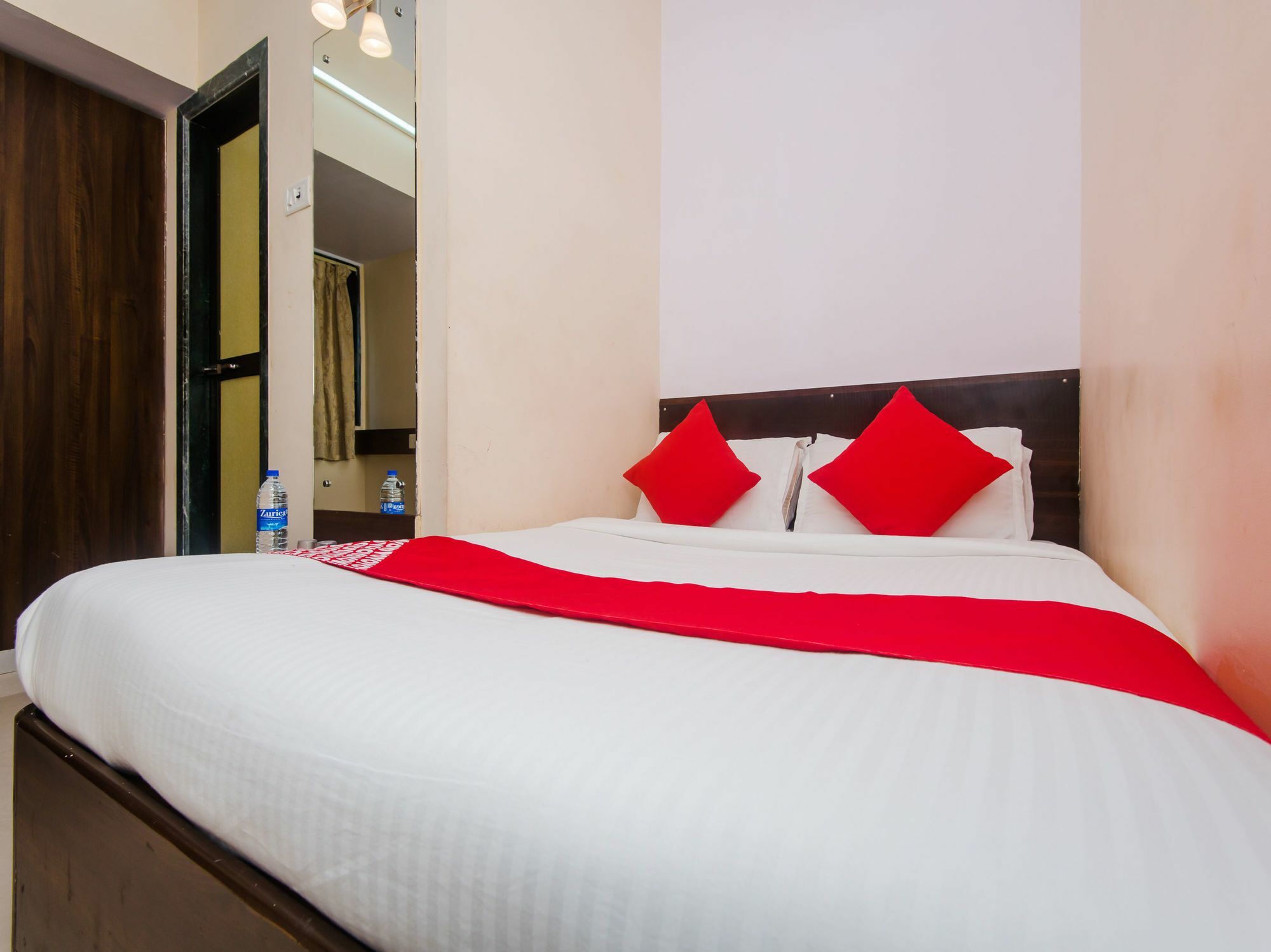 Oyo 1453 Daisy Residency 3*