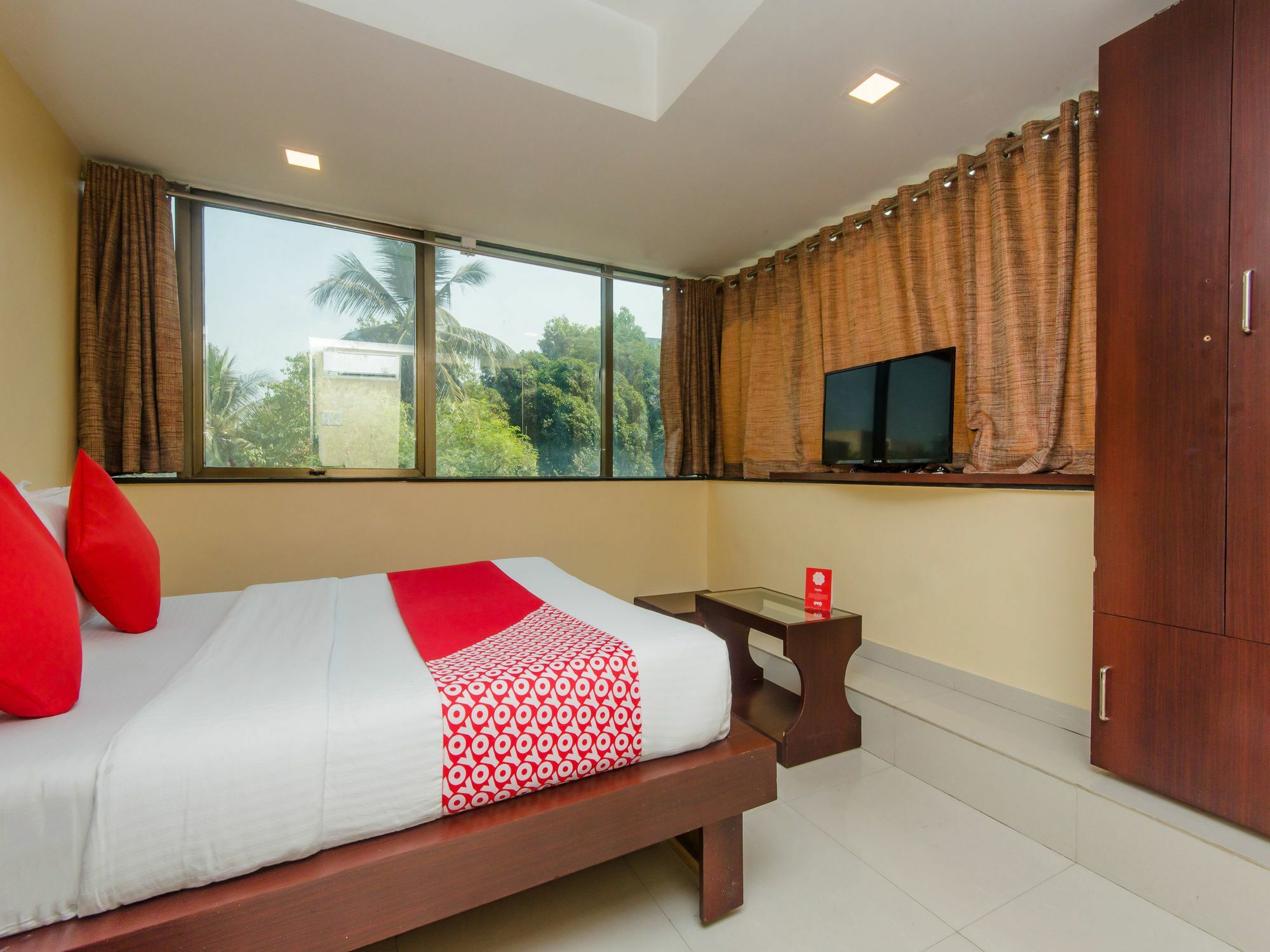 Hotel Oyo 4414 Artus 3*