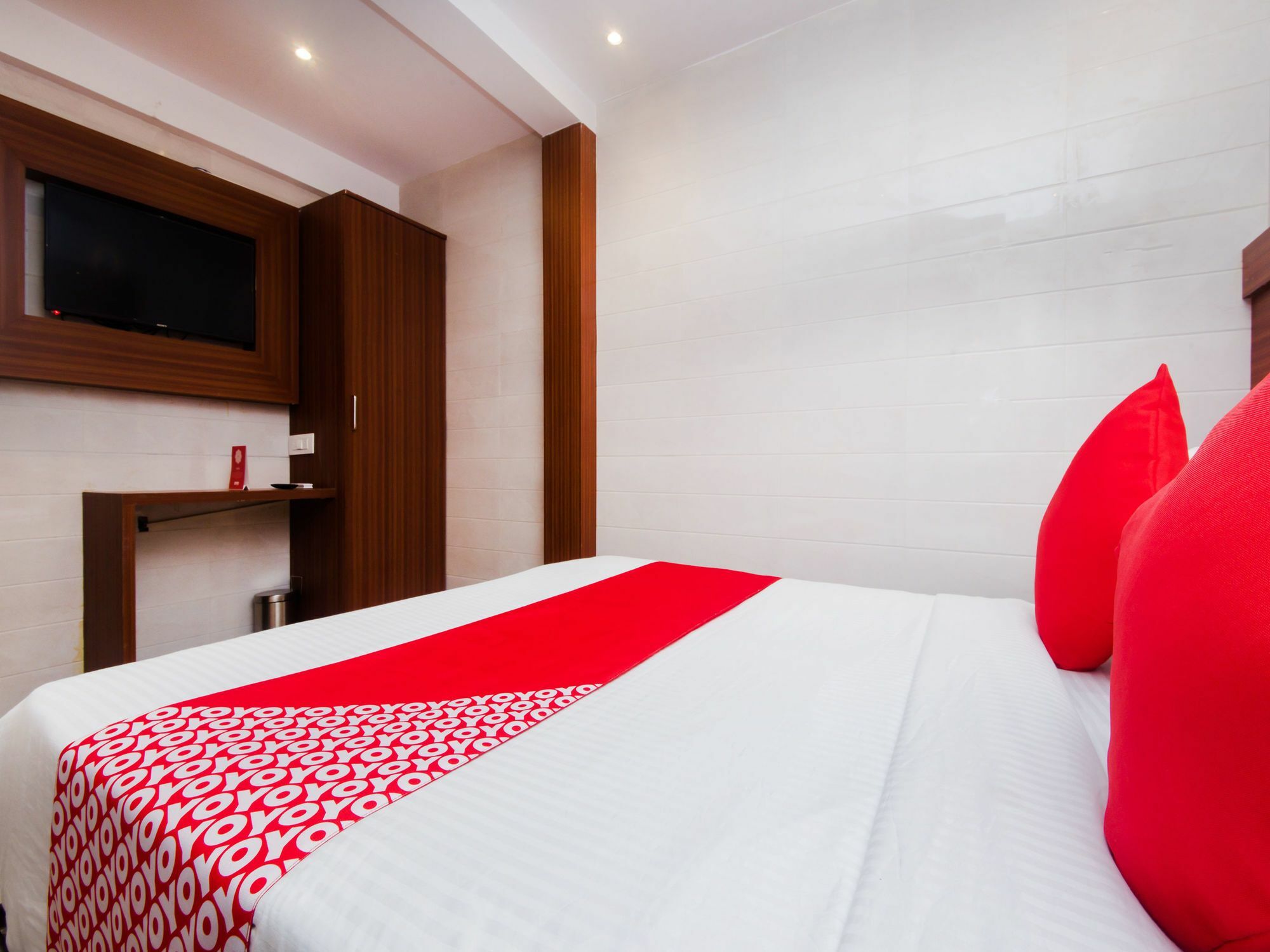 Hotel Sai - Near Dadar Station