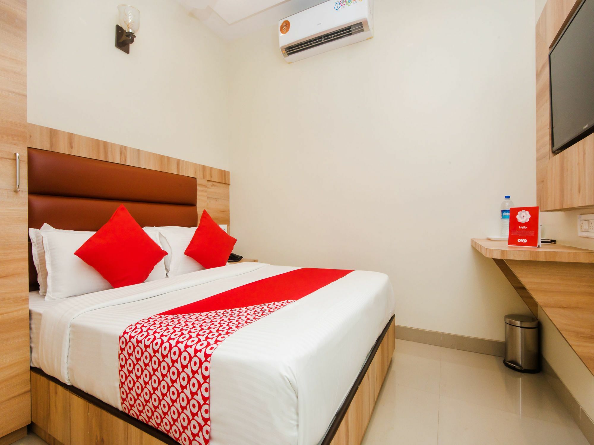 Hotel Sai - Near Dadar Station 3*