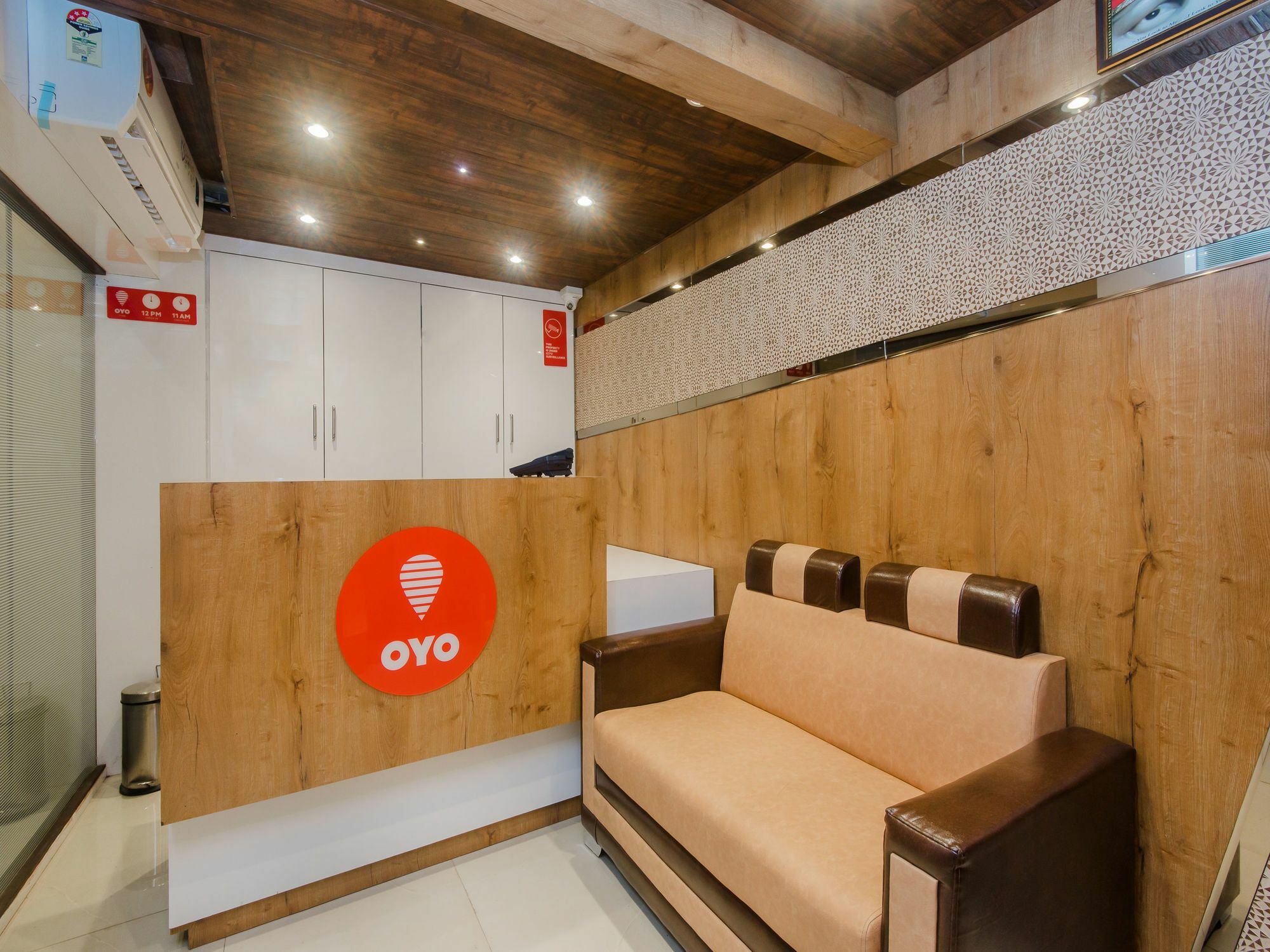Sai - Near Dadar Station Hotel