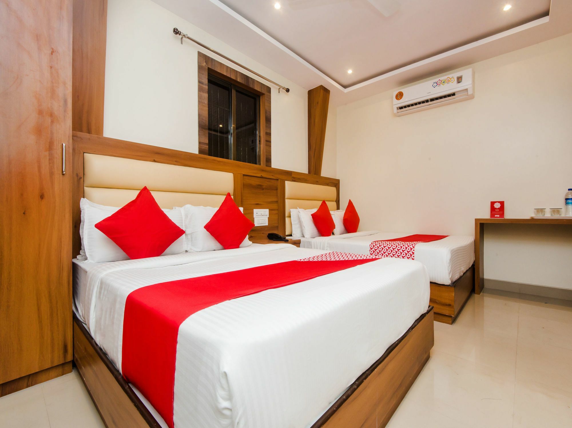 Hotel Sai - Near Dadar Station