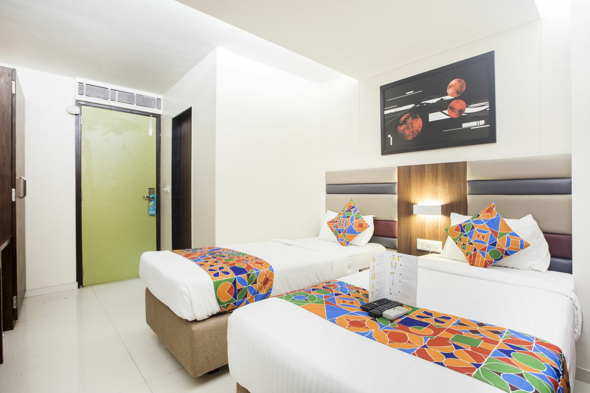 Fabhotel Regal International Andheri 3*