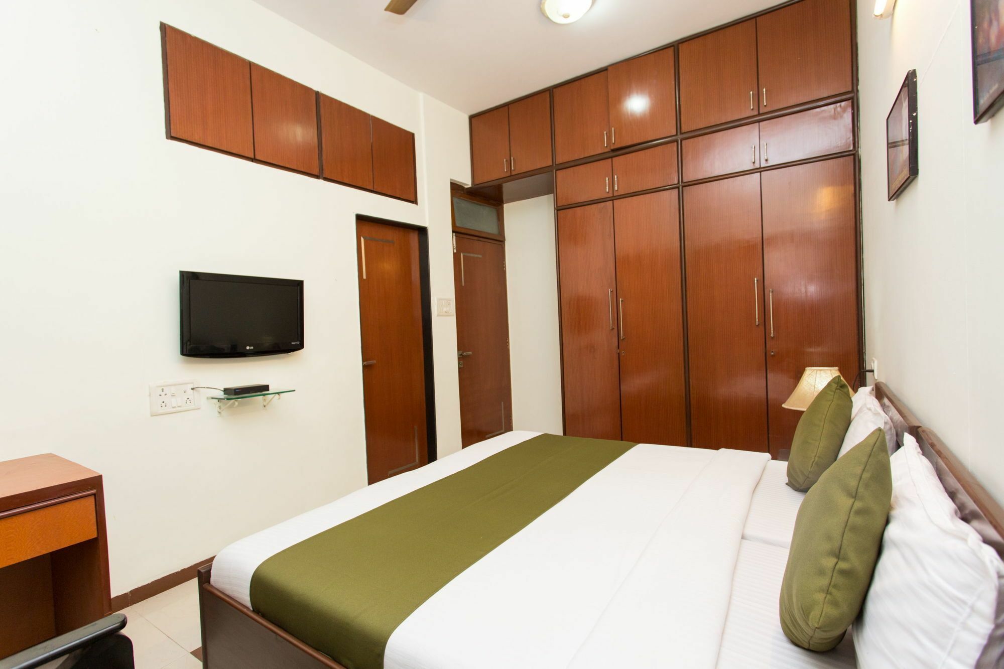 Hotel Oyo 8838 Bandra East Mumbai
