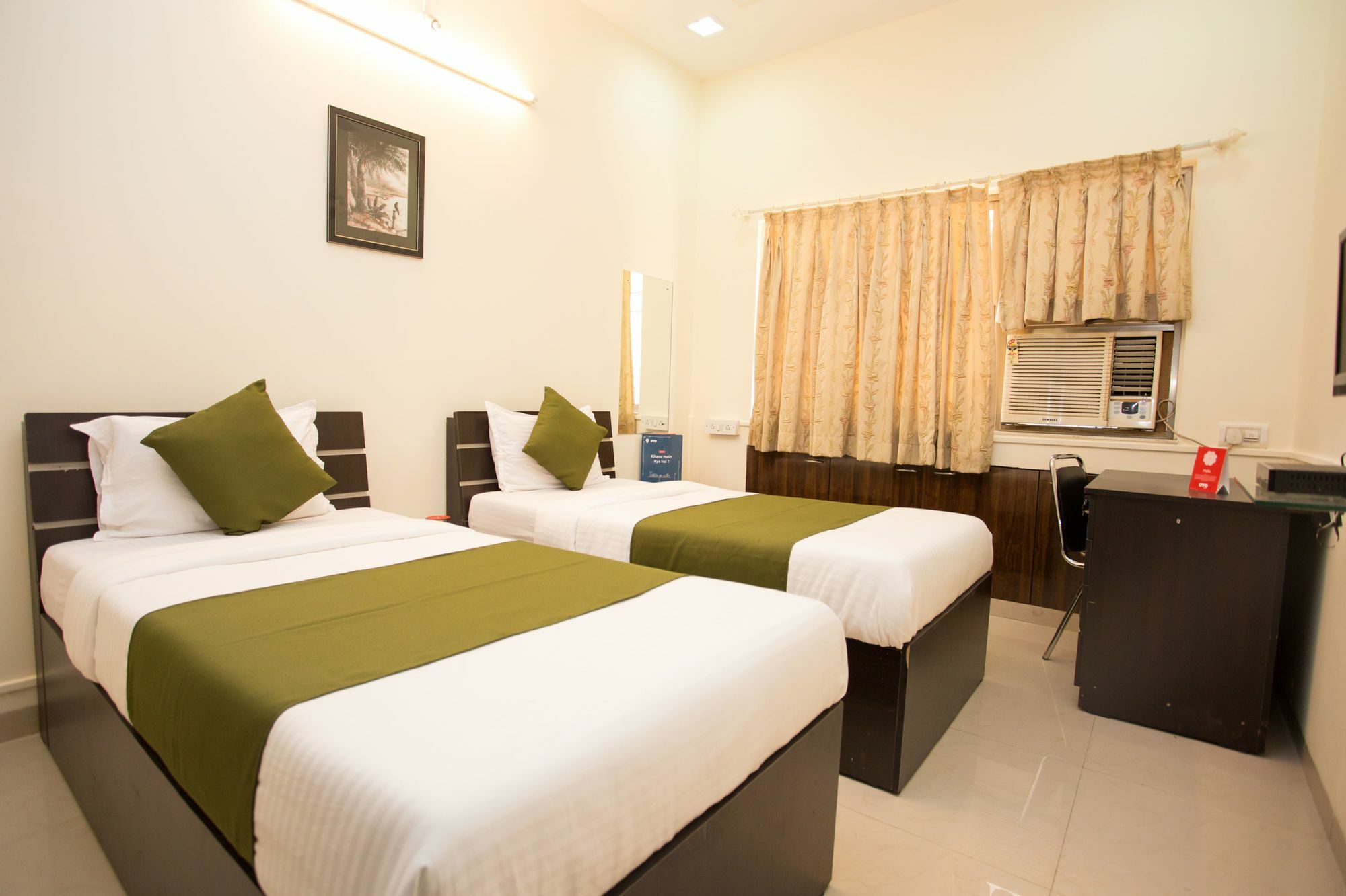 Oyo 8838 Bandra East Hotel Mumbai