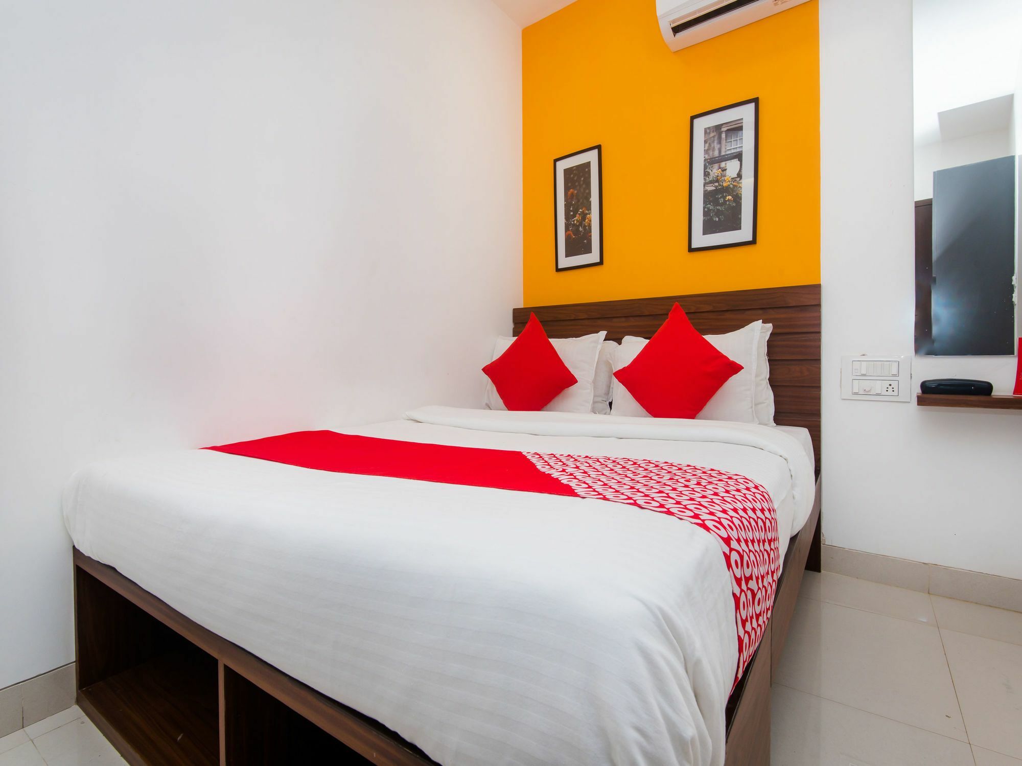 Oyo 13885 Metro Residency Mumbai
