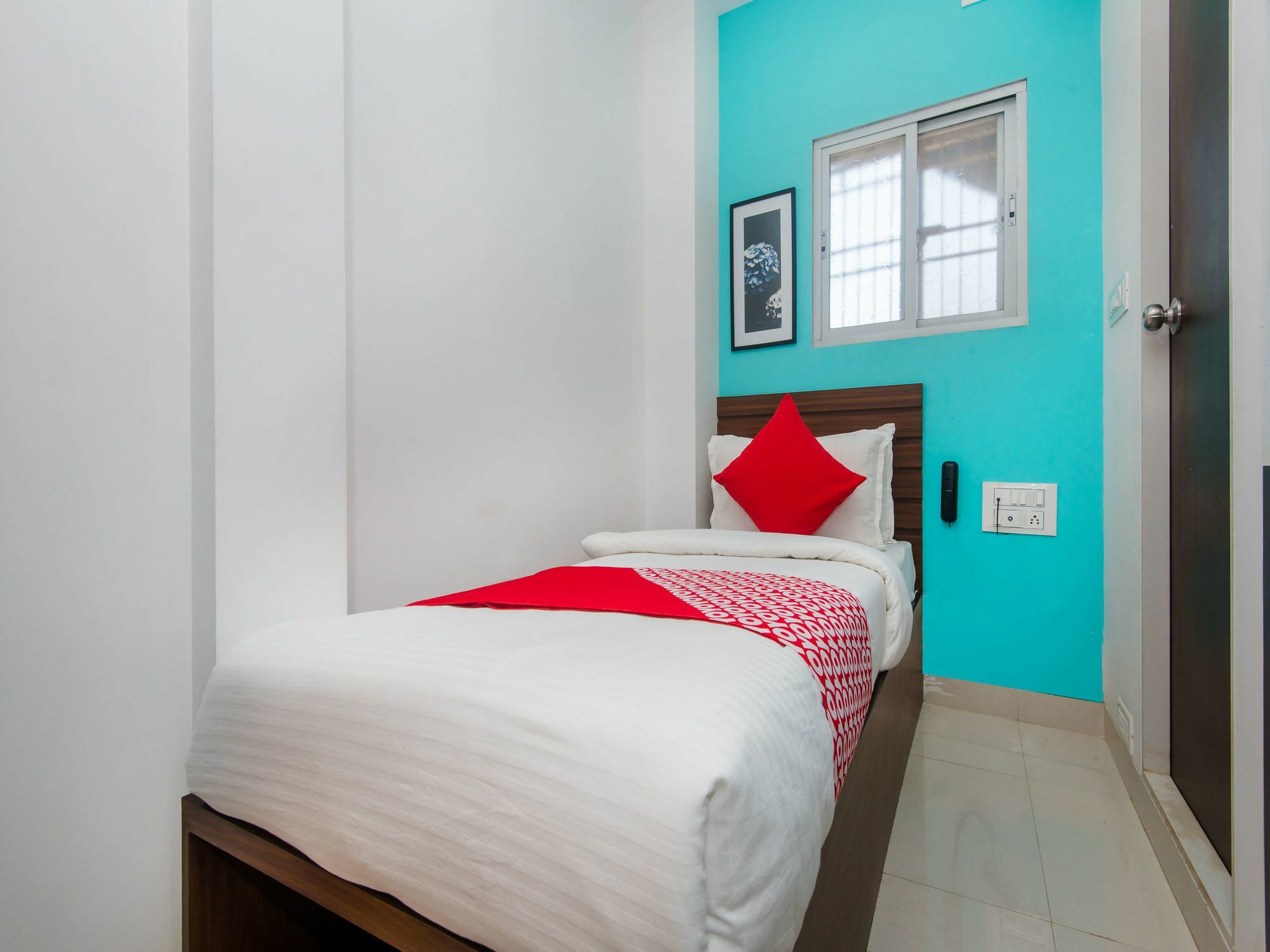 Oyo 13885 Metro Residency Mumbai