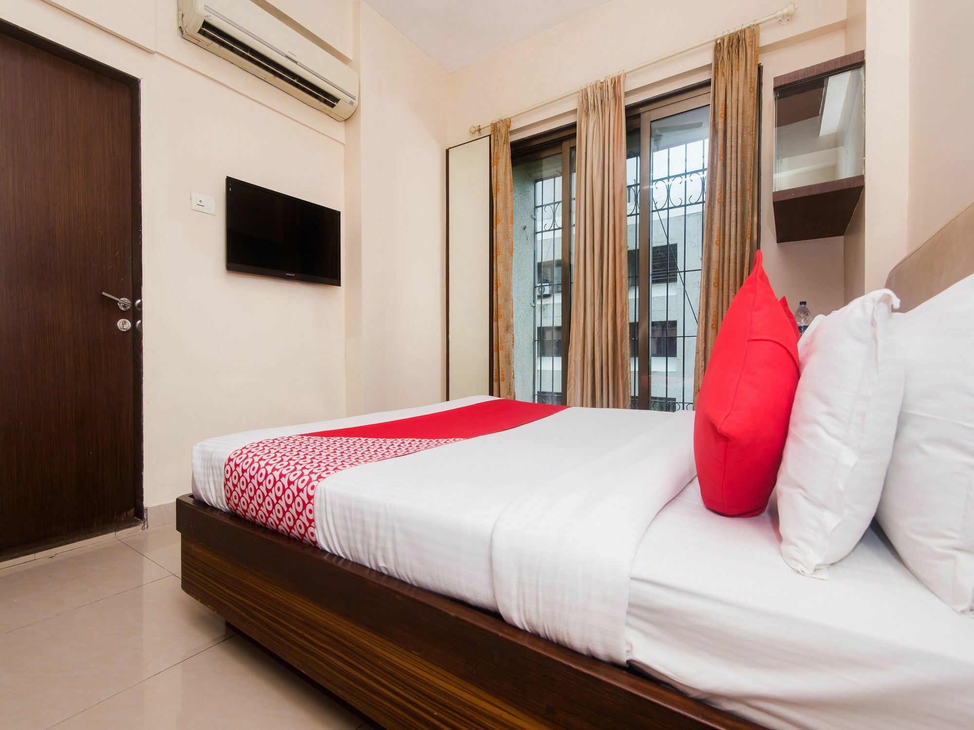 Oyo 20017 Silverkey Bandra East 3* Mumbai