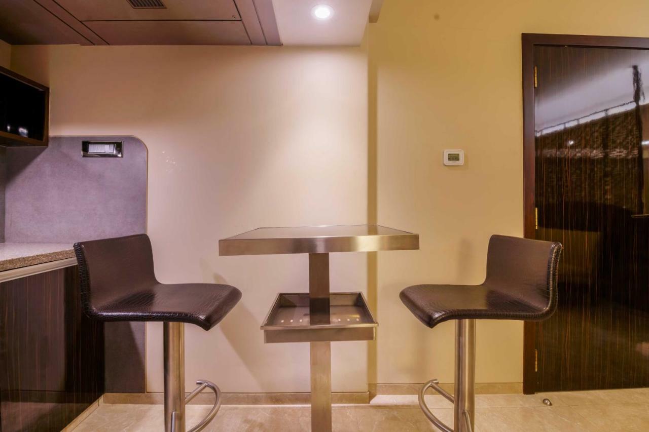 Hotel Sai Palace Grand, Malad Mumbai