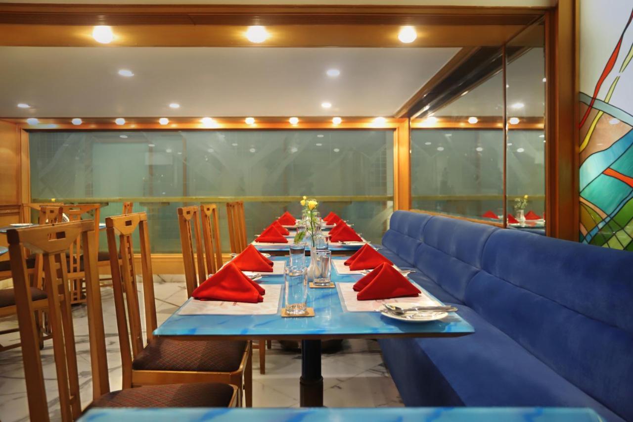 The Ambassador, Marine Drive, Bombaim
