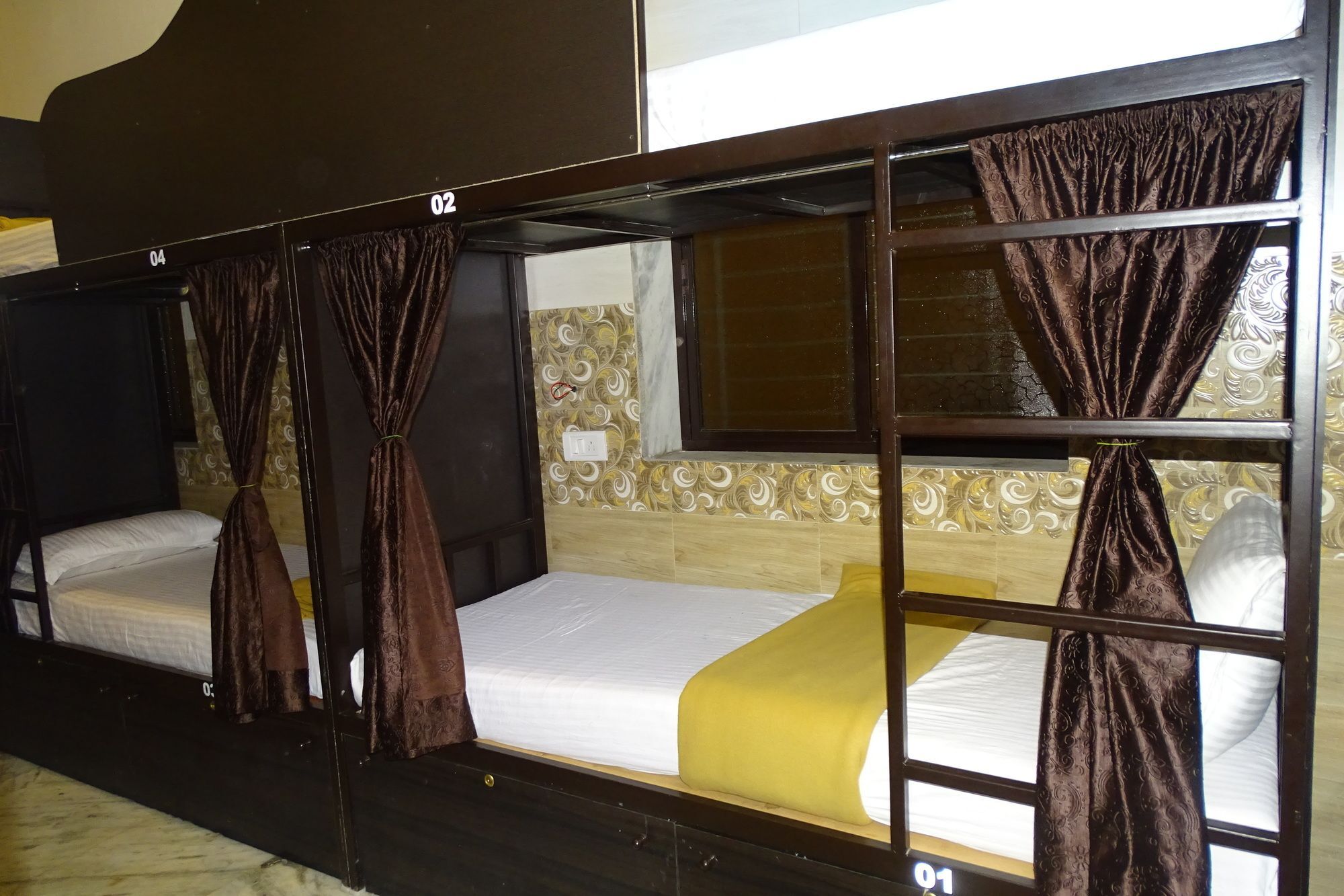 Sunshine Backpackers, Airport Mumbai