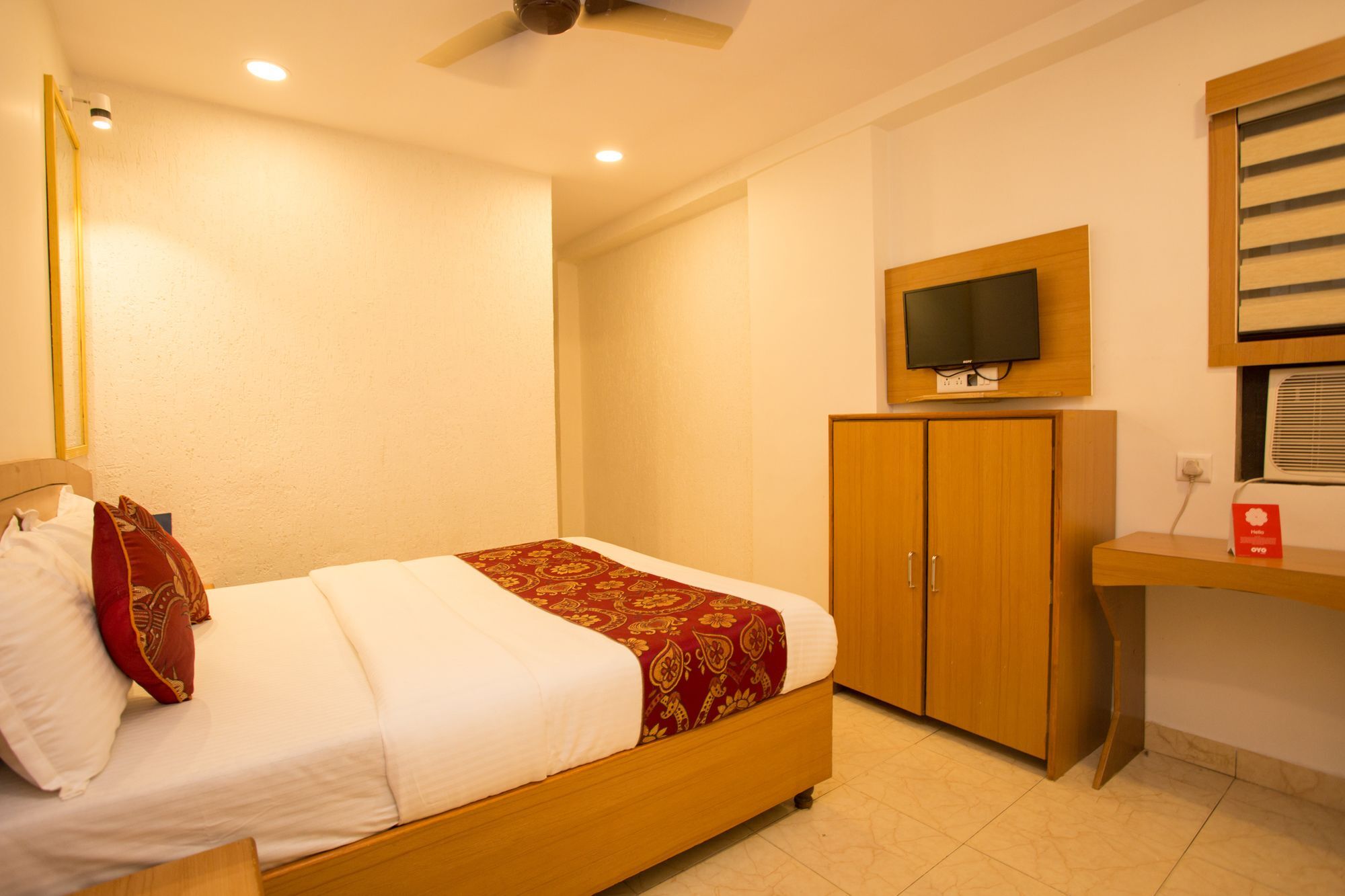 Oyo 8755 Red Palms 2* Bombaim