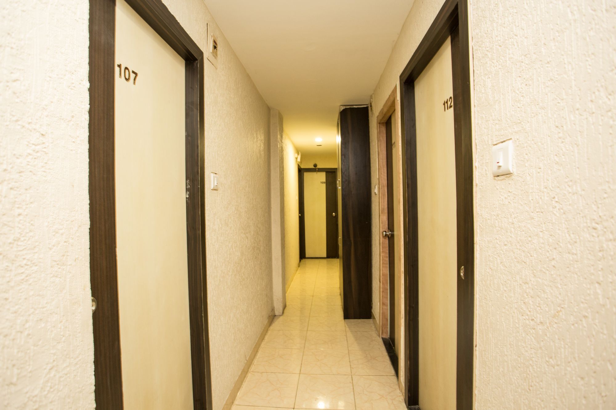 Oyo 8755 Red Palms Bombaim