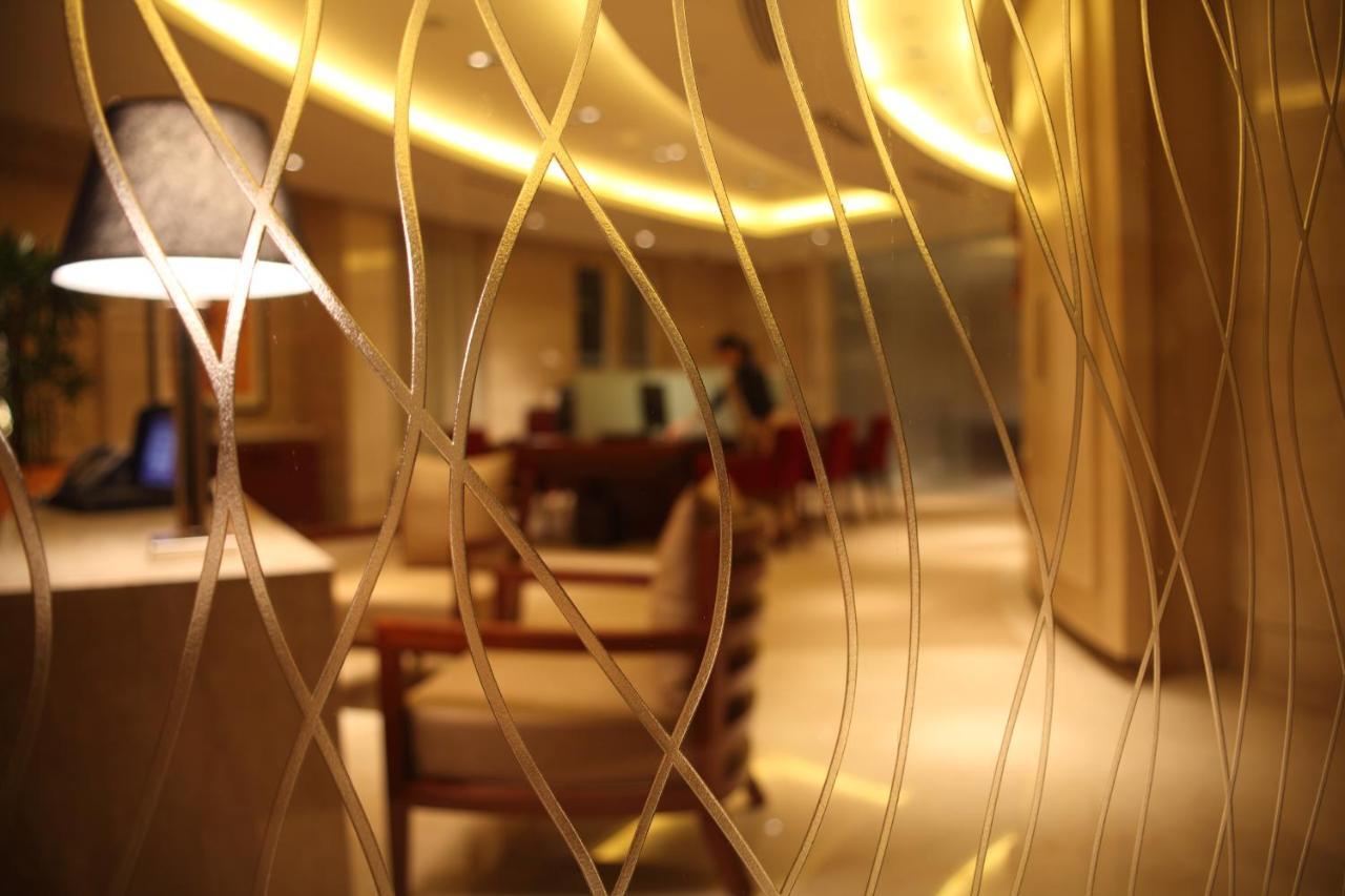 Trident Bandra Kurla 5*