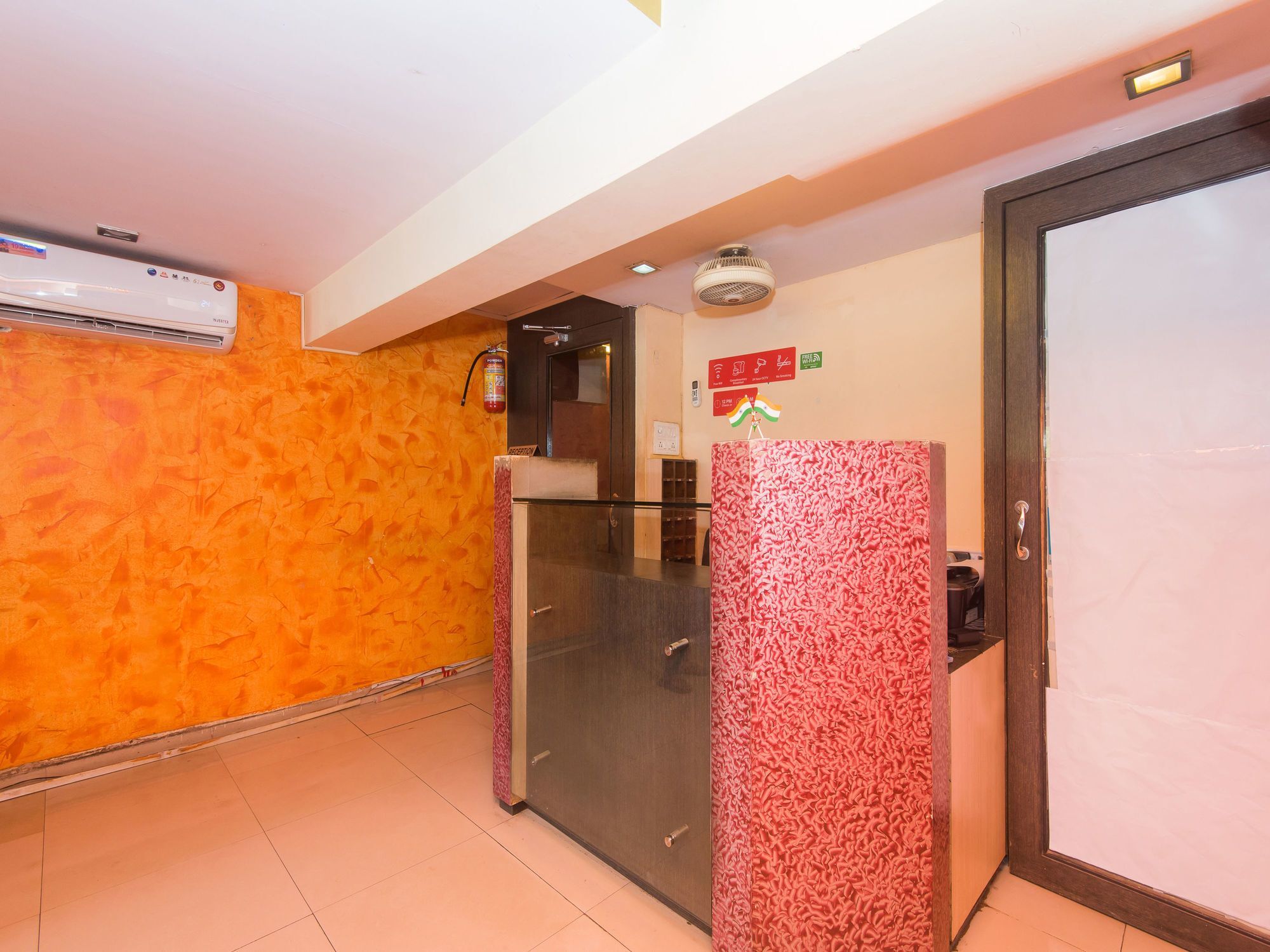 Oyo 15732 Qubestay Airport Apartment