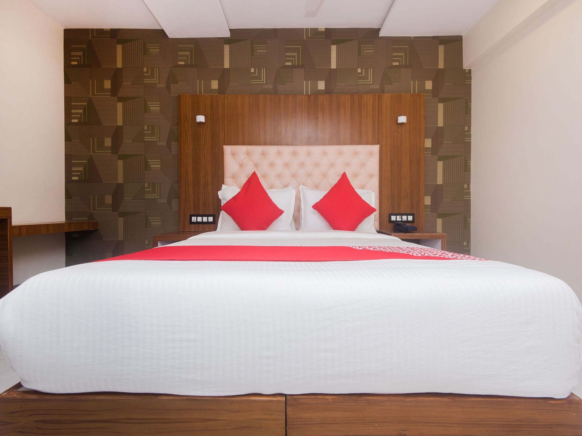 Oyo 15732 Qubestay Airport Apartment Mumbai