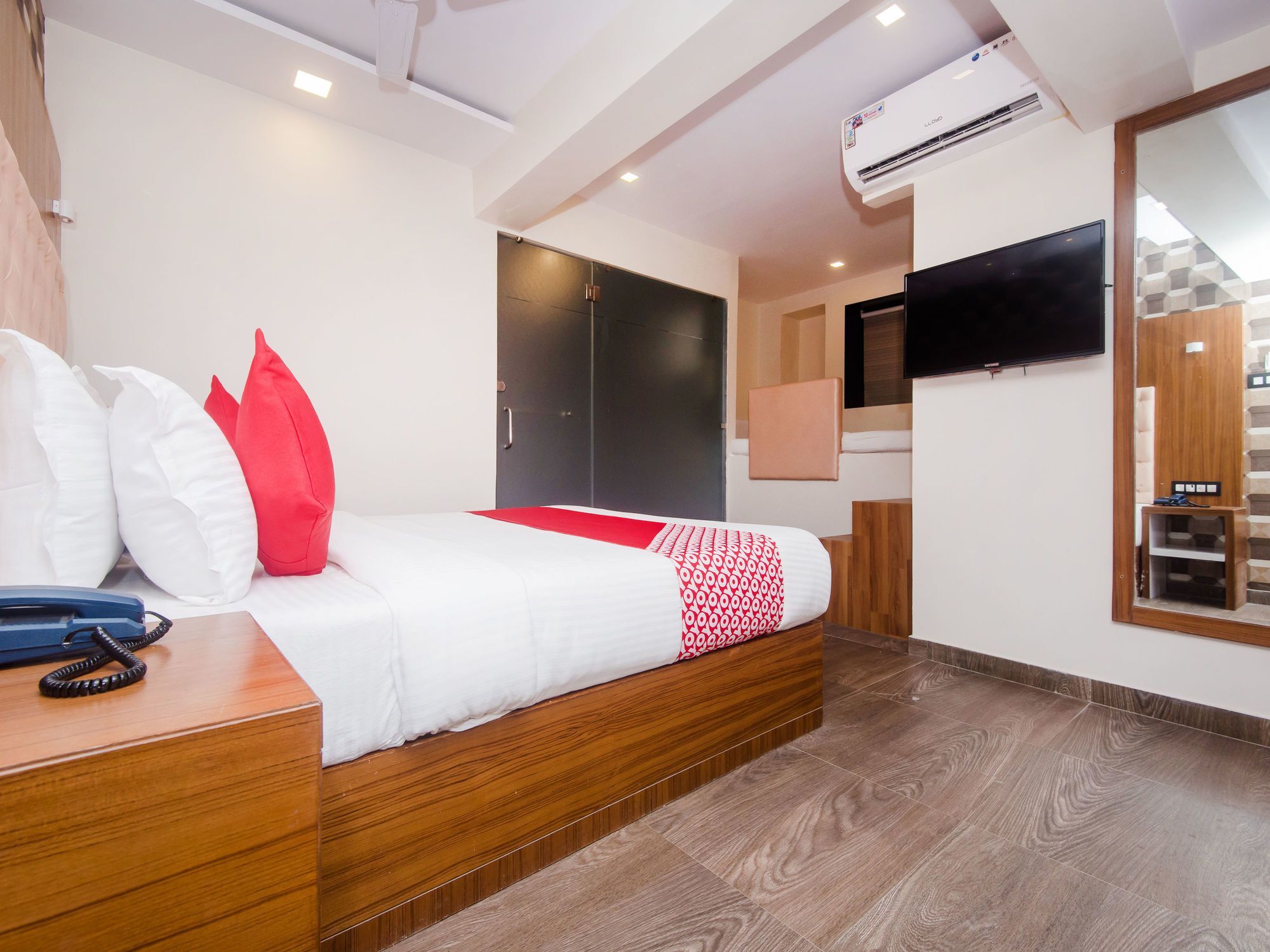 Apartment Oyo 15732 Qubestay Airport *
