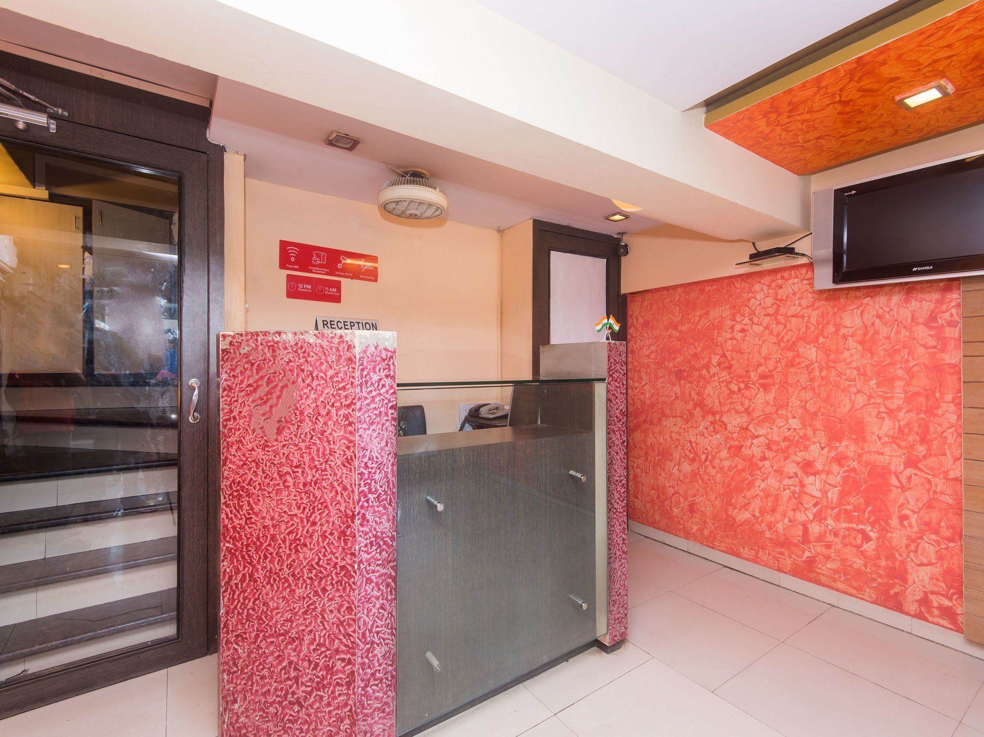 Apartment Oyo 15732 Qubestay Airport *