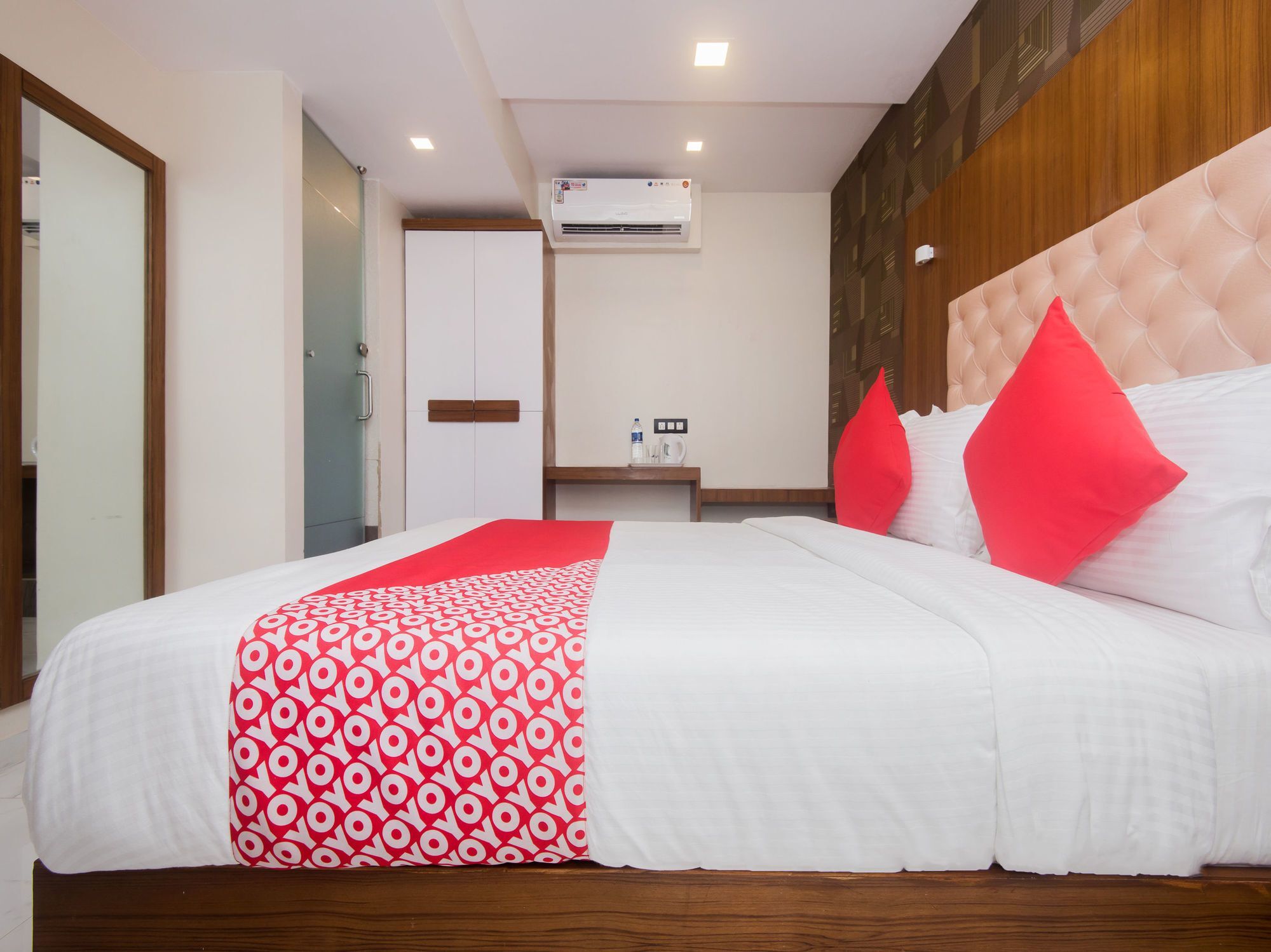 Apartment Oyo 15732 Qubestay Airport *