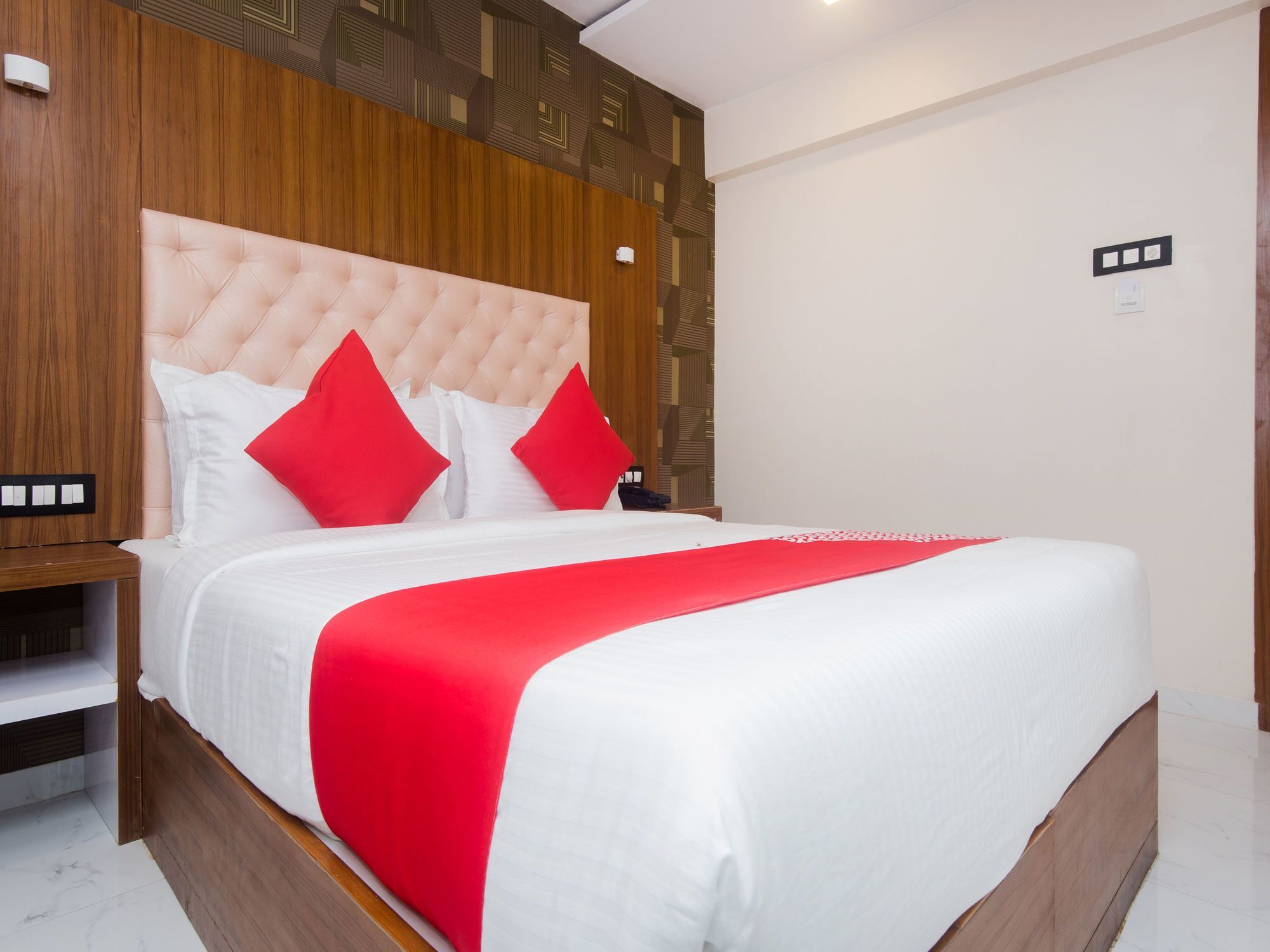 Apartment Oyo 15732 Qubestay Airport