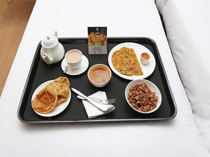 Oyo 408 Parle Hotel