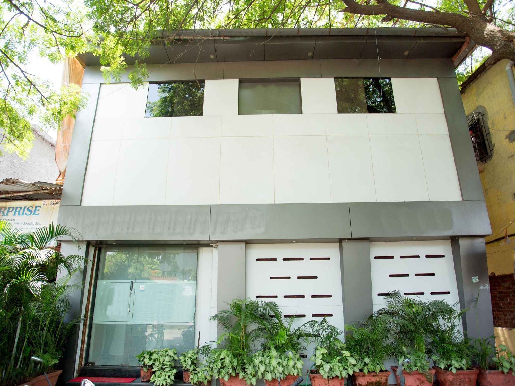 Oyo 565 Sakinaka 90 Ft Road Mumbai