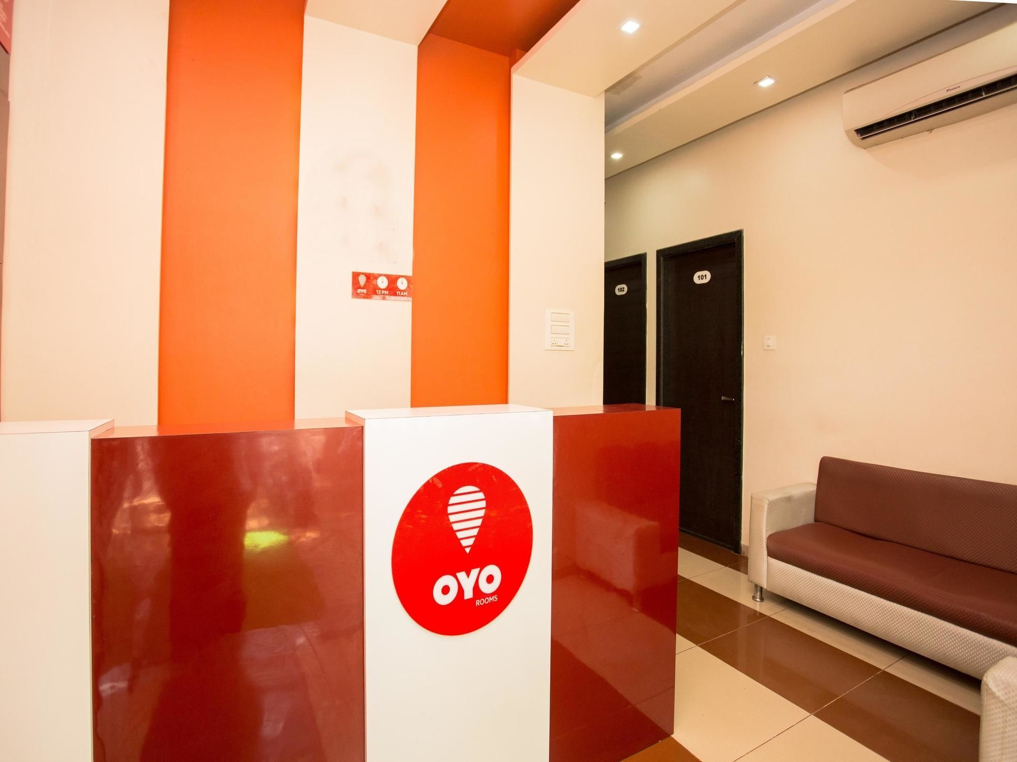 Oyo 565 Sakinaka 90 Ft Road 3*