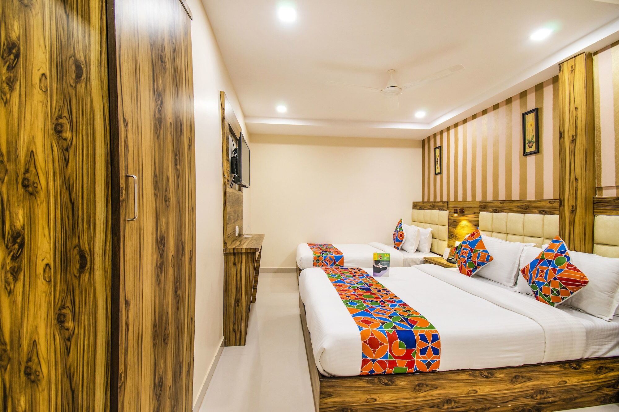 Fabexpress Orange Santacruz East 3* Bombaim