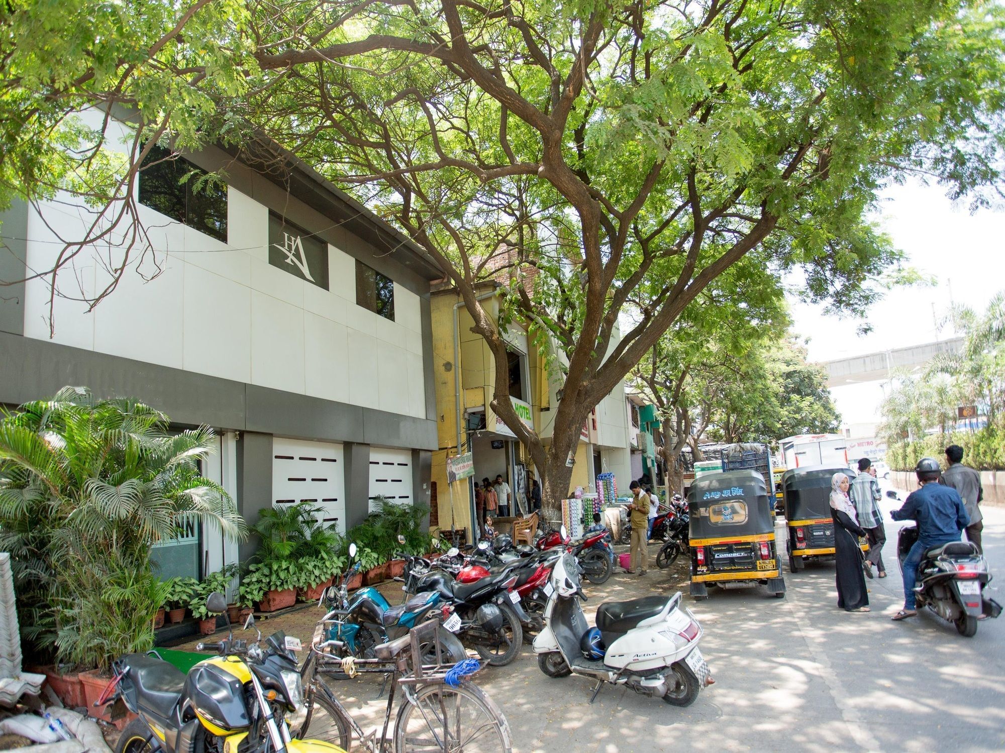 Oyo 565 Sakinaka 90 Ft Road Hotel 3*