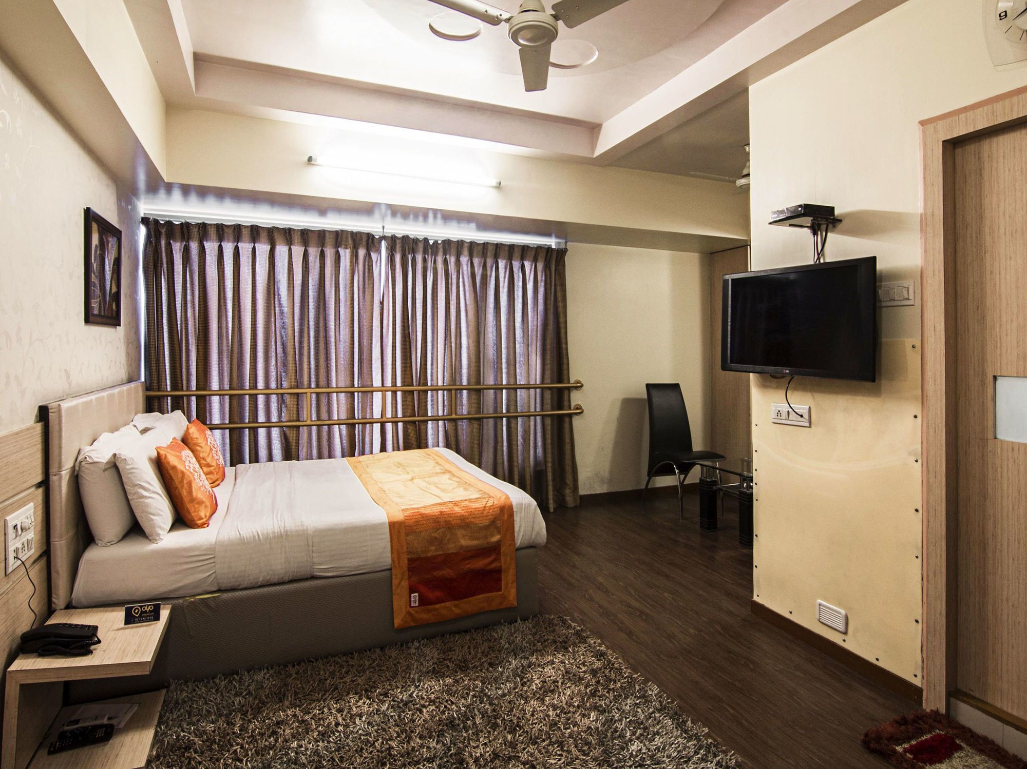 Oyo Premium 091 Parle East 3*