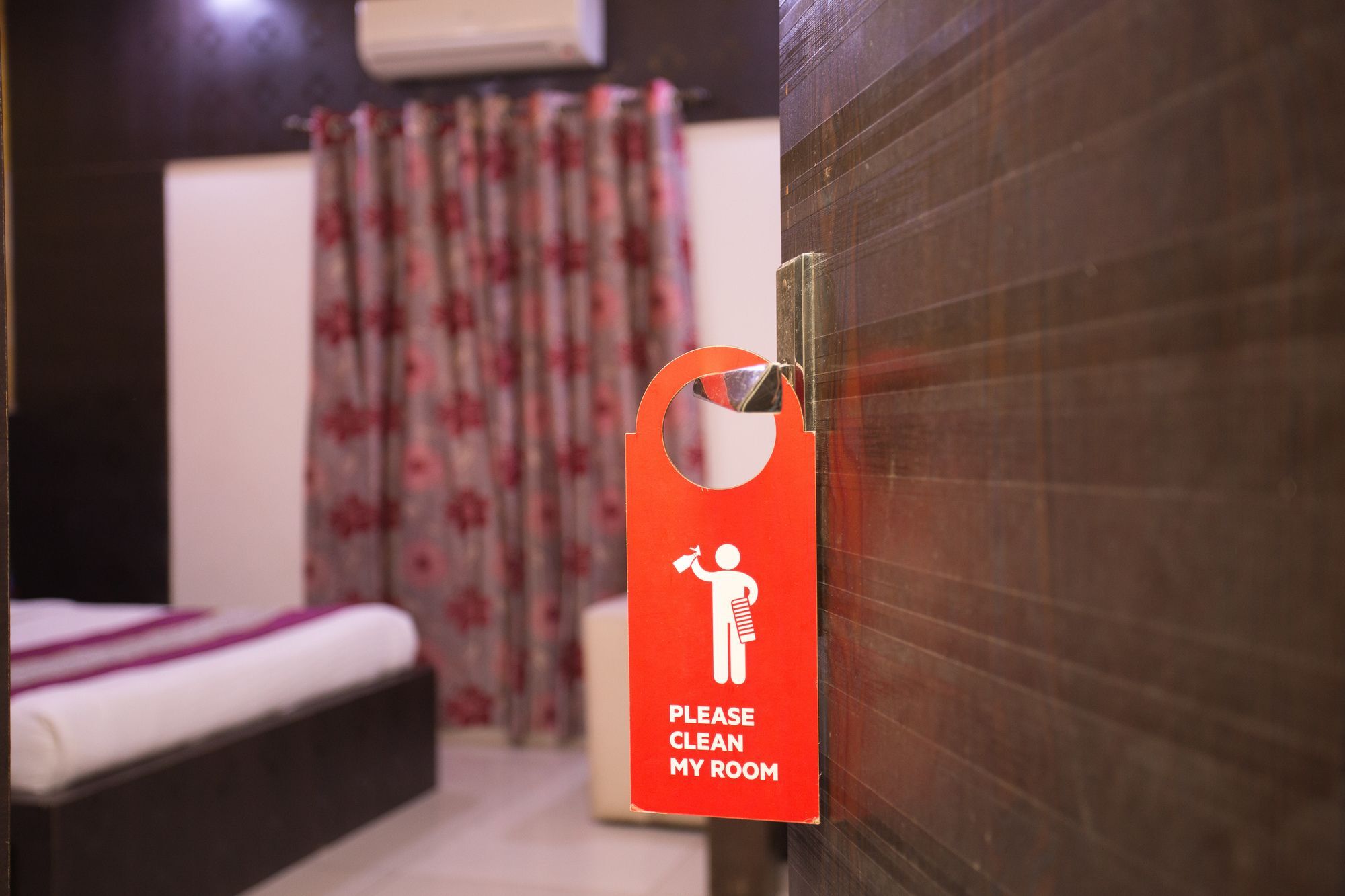 Oyo 565 Sakinaka 90 Ft Road Hotel