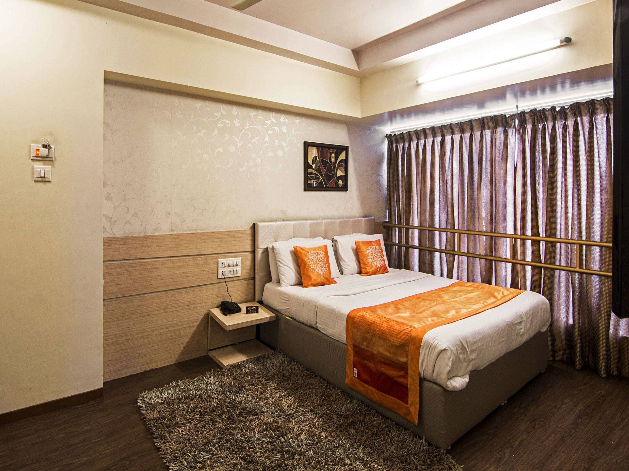 Oyo Premium 091 Parle East Mumbai