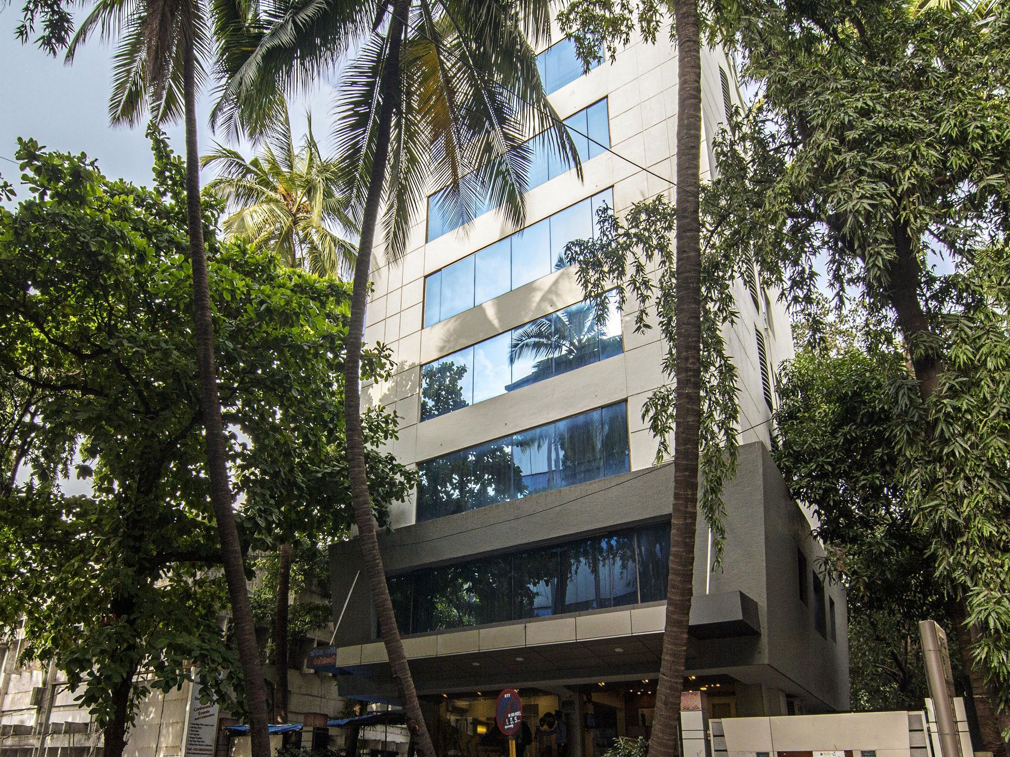 Oyo Premium 091 Parle East 3* Mumbai